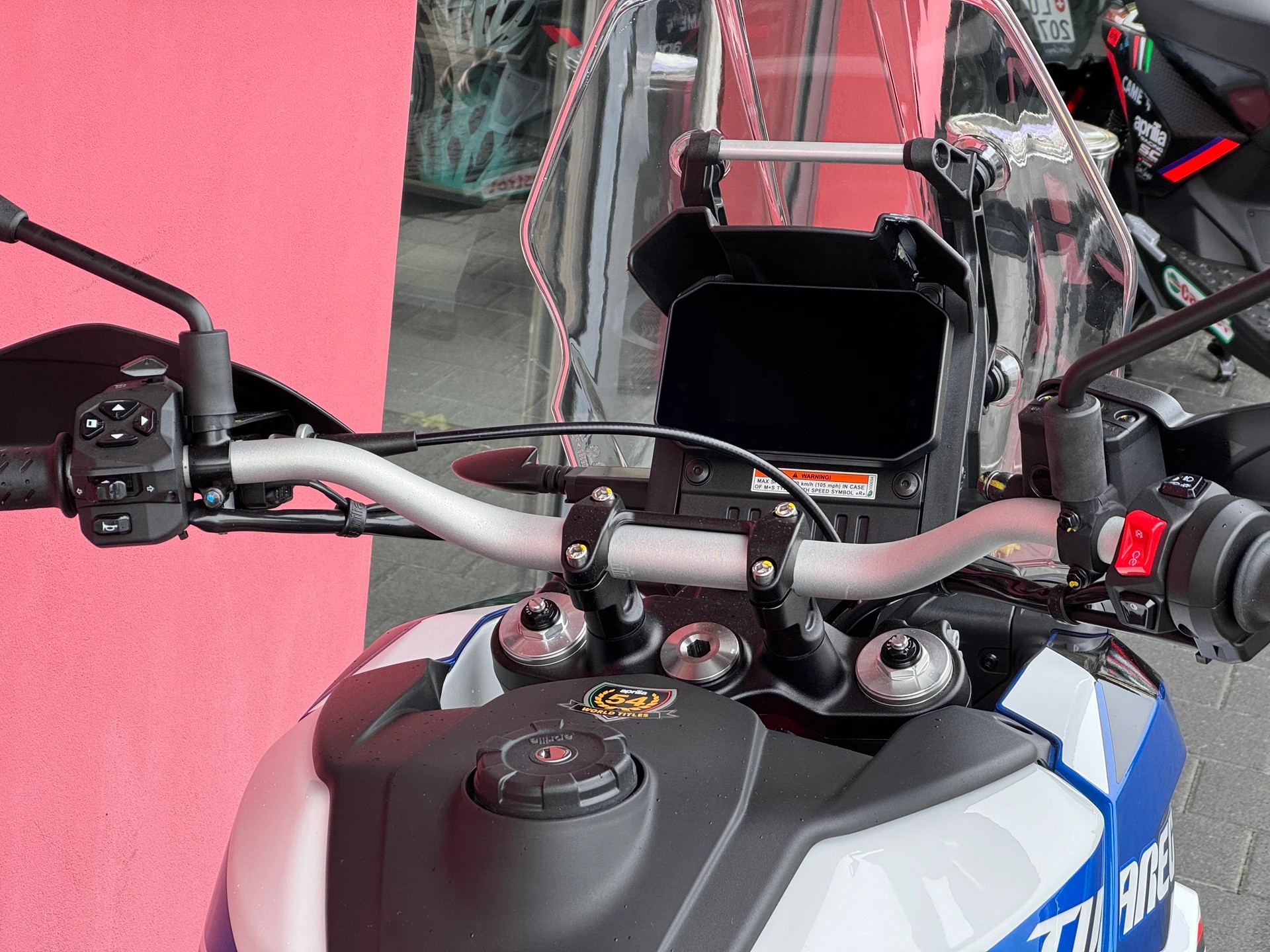 APRILIA Tuareg 660 (35kW) Evocative-image-10