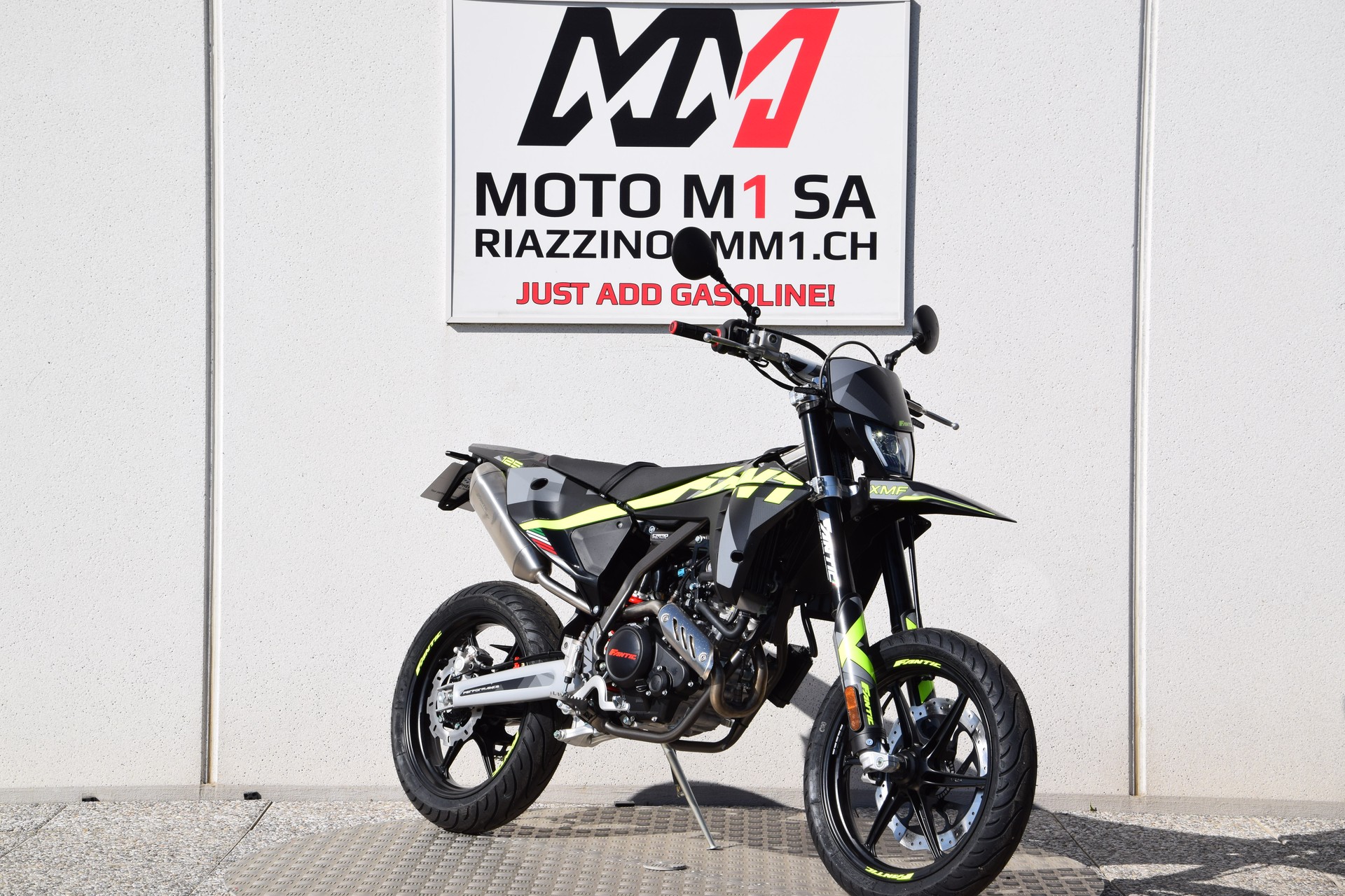 FANTIC Motard Performance-showroom-element-1
