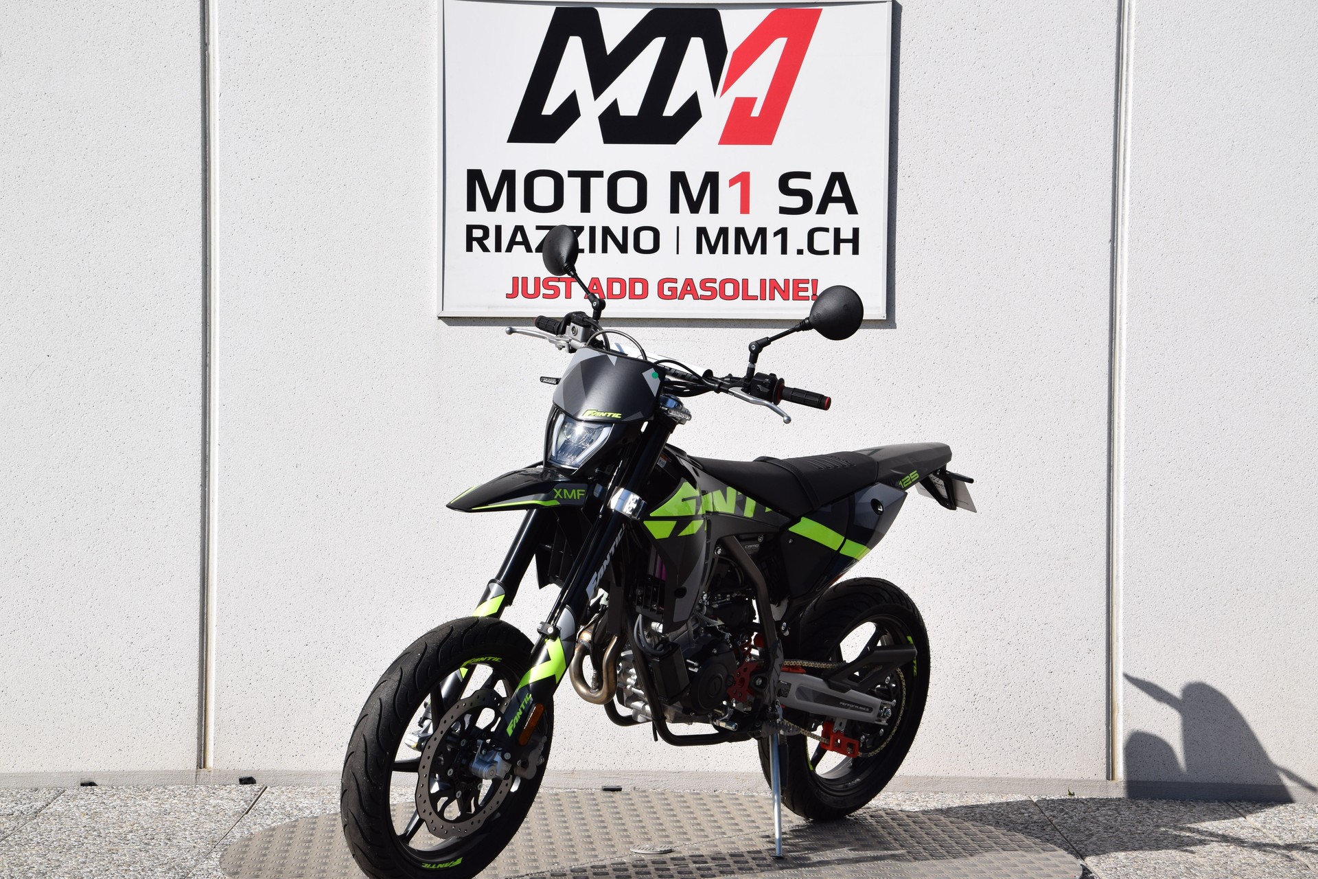 FANTIC Motard Performance-showroom-element-3