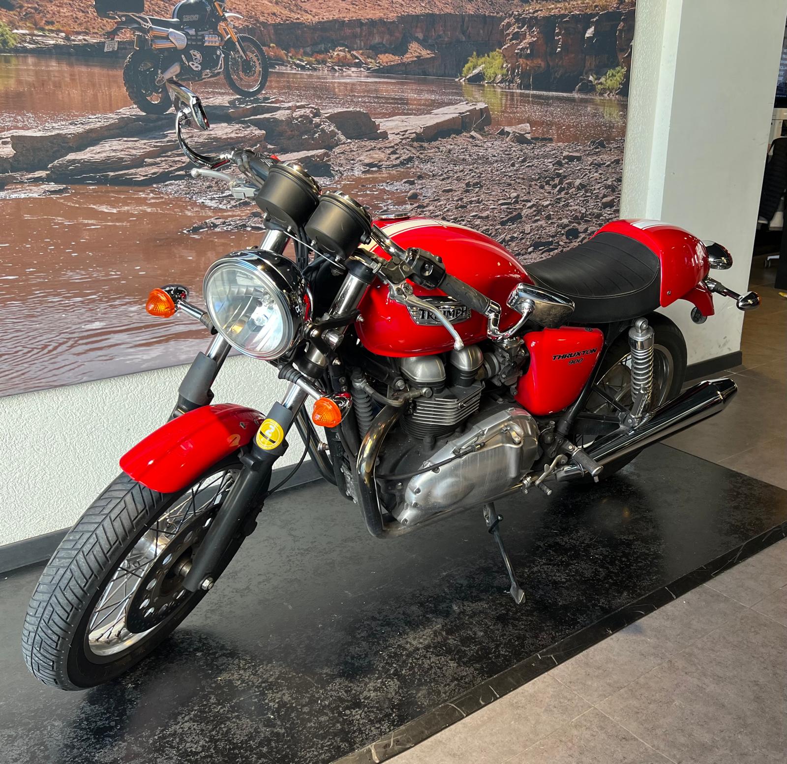 TRIUMPH Thruxton 900 i-showroom-element-2