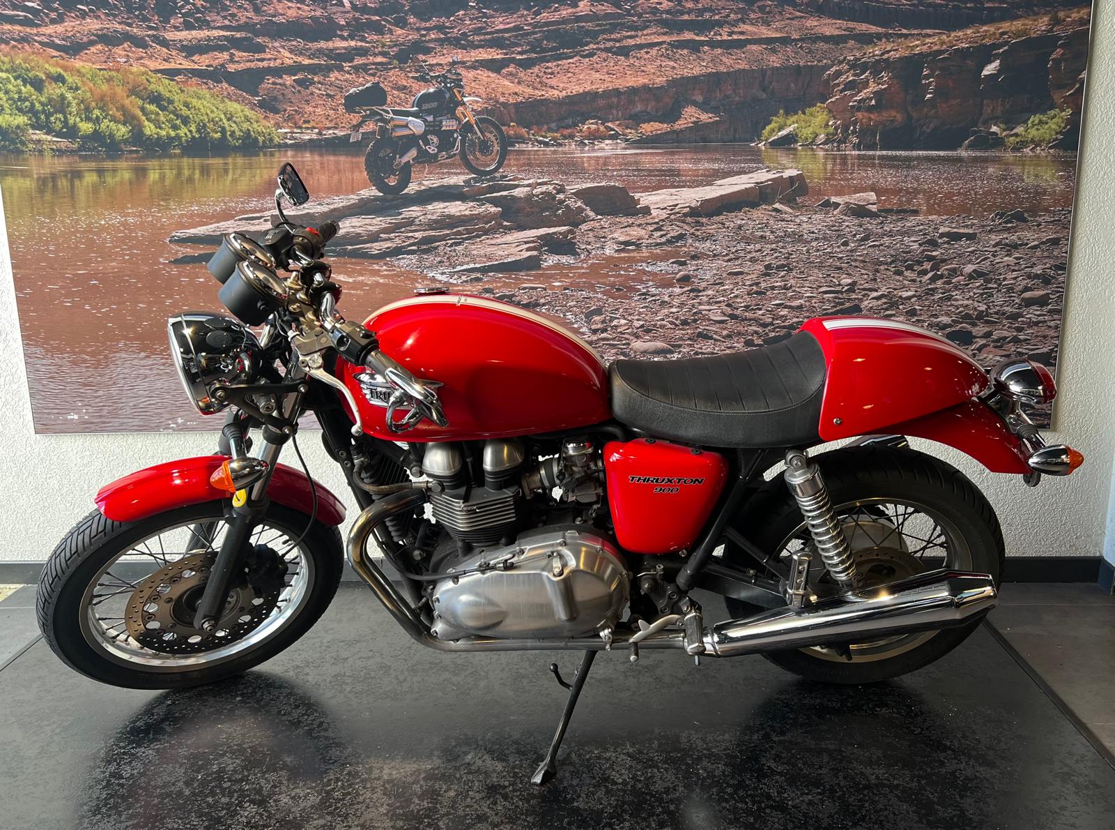 TRIUMPH Thruxton 900 i-showroom-element-3