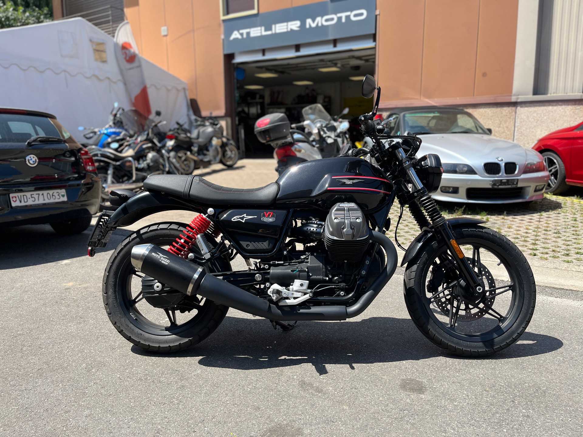 MOTO GUZZI V7 IV 850 Stone-showroom-element-3