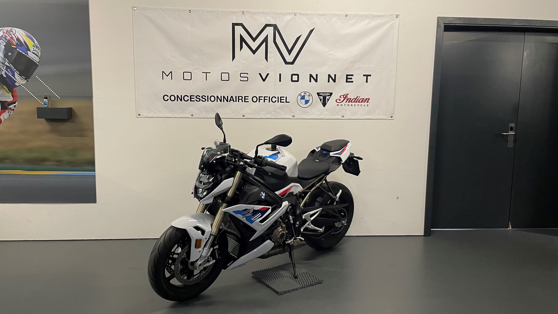 BMW S 1000 R M-showroom-element-3