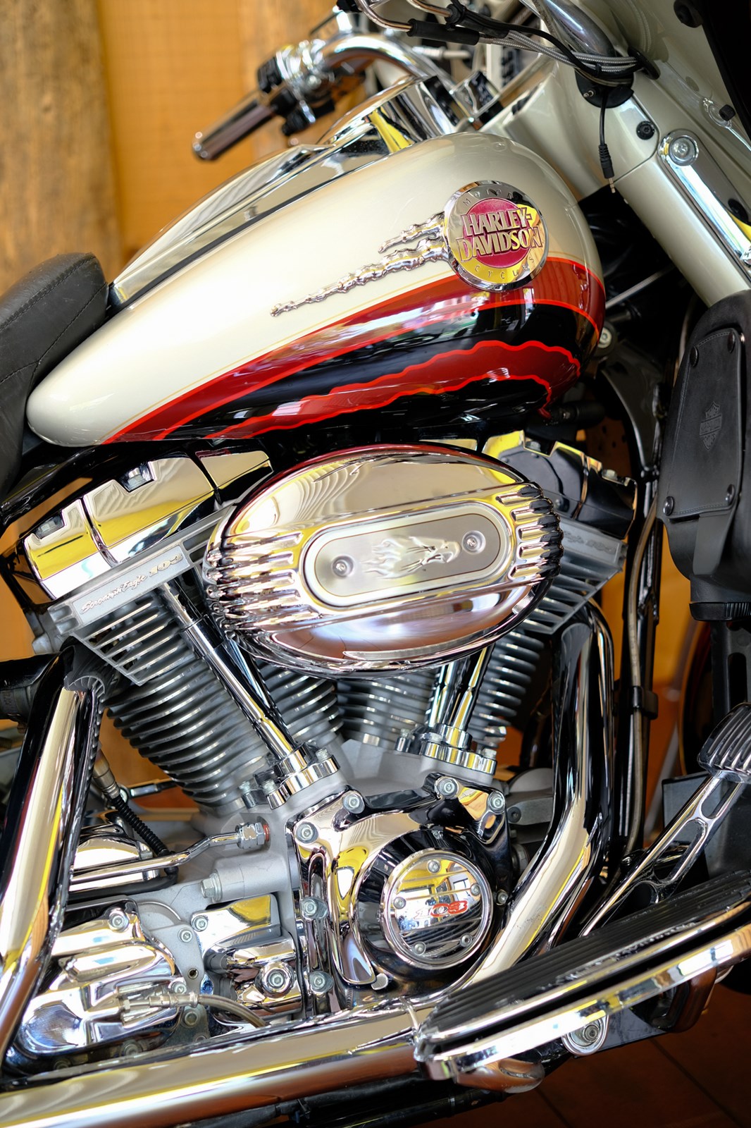 HARLEY-DAVIDSON FLHTCSE2 Electra Glide CVO-image-2