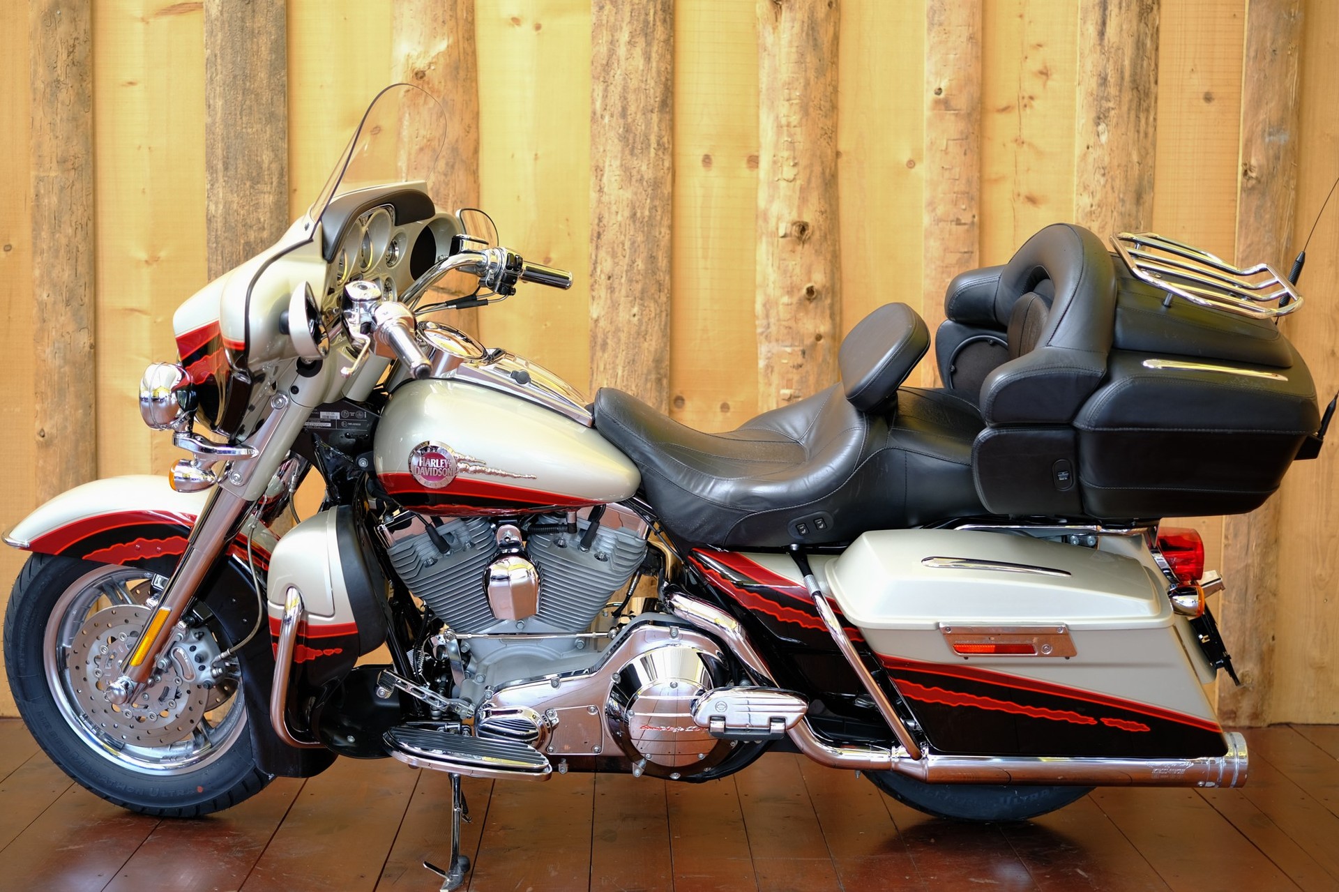 HARLEY-DAVIDSON FLHTCSE2 Electra Glide CVO-image-4