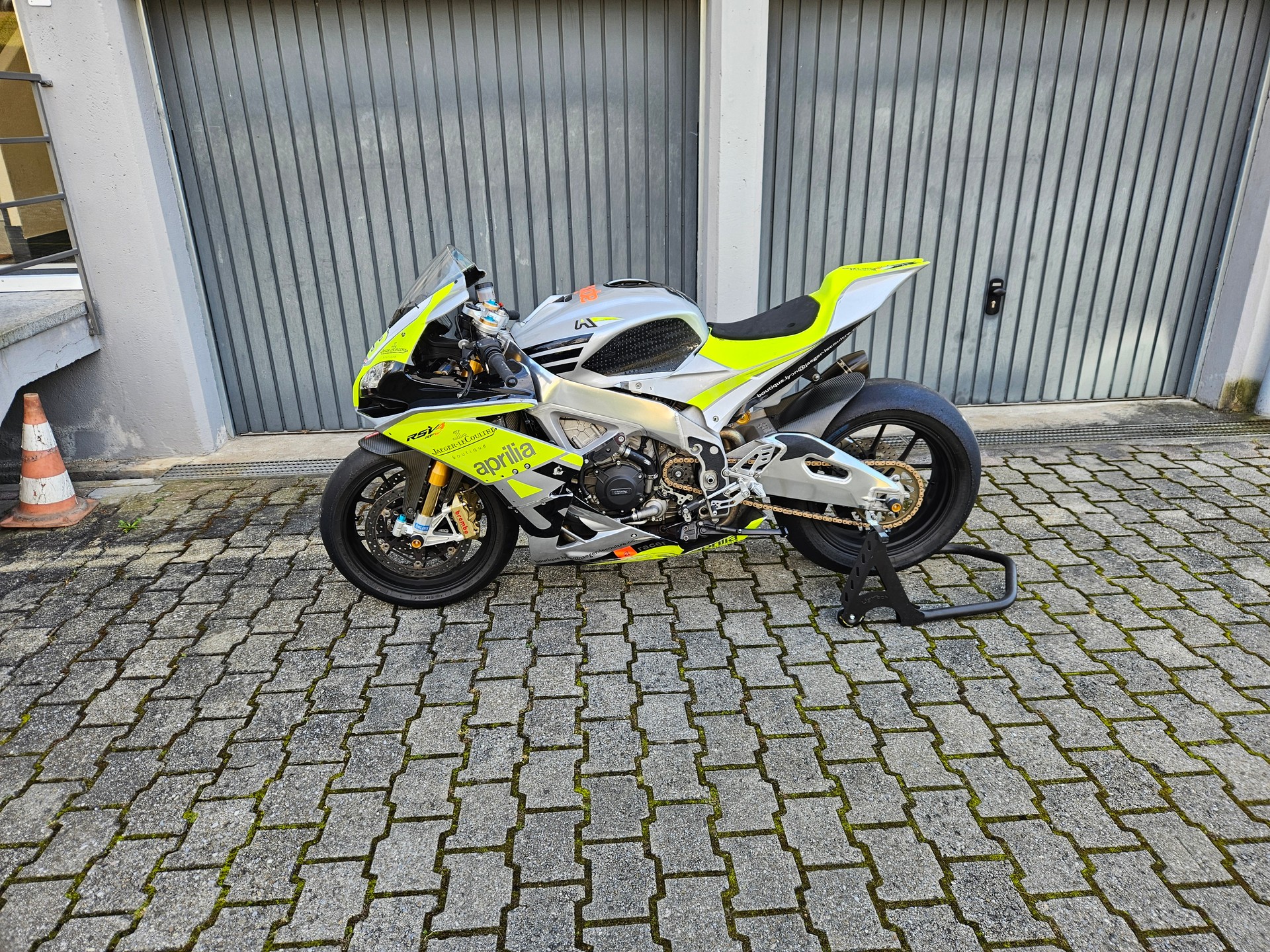 APRILIA RSV4 Factory APRC