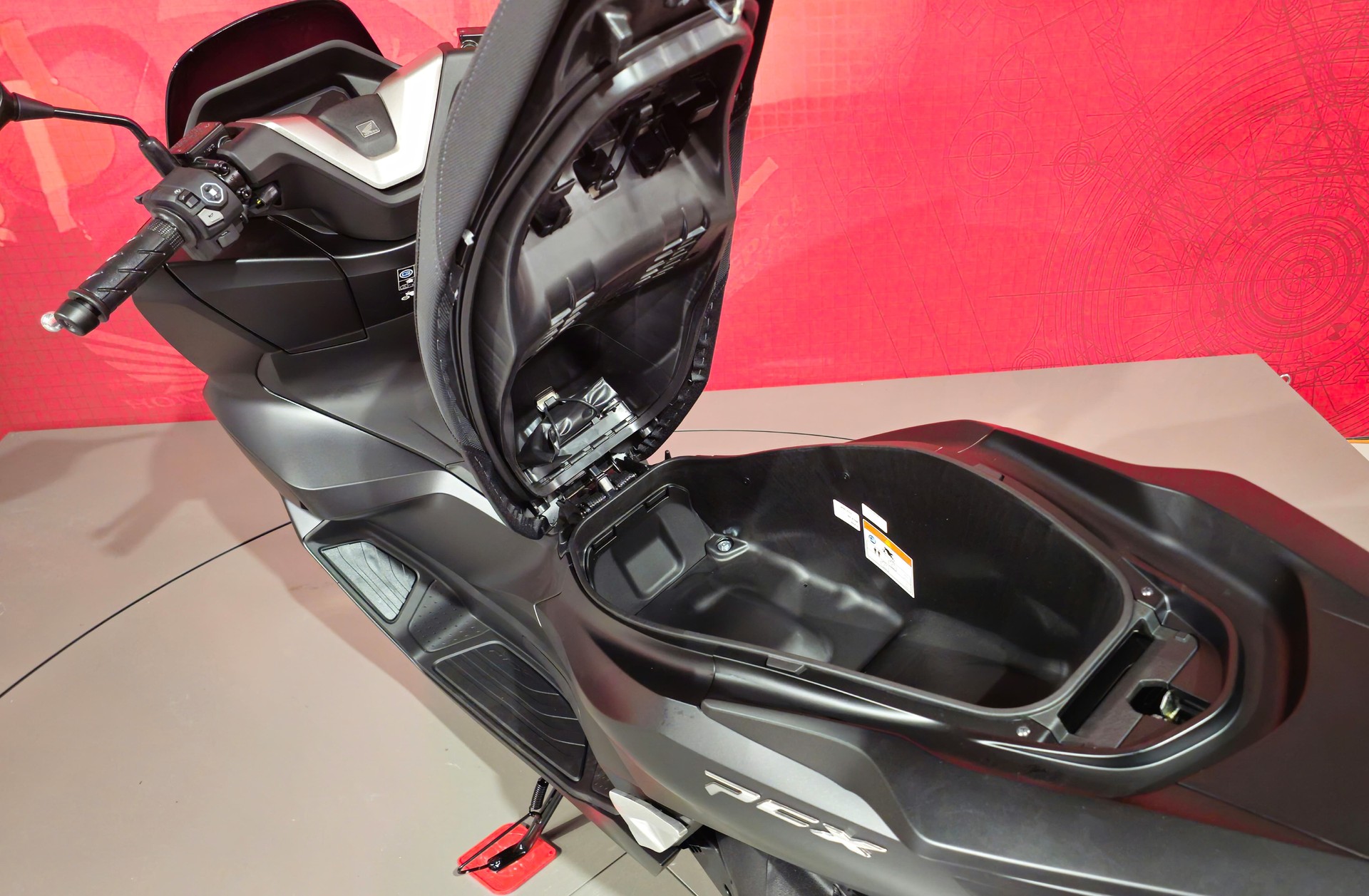 HONDA PCX 125 i ABS *Neufahrzeug*-image-6