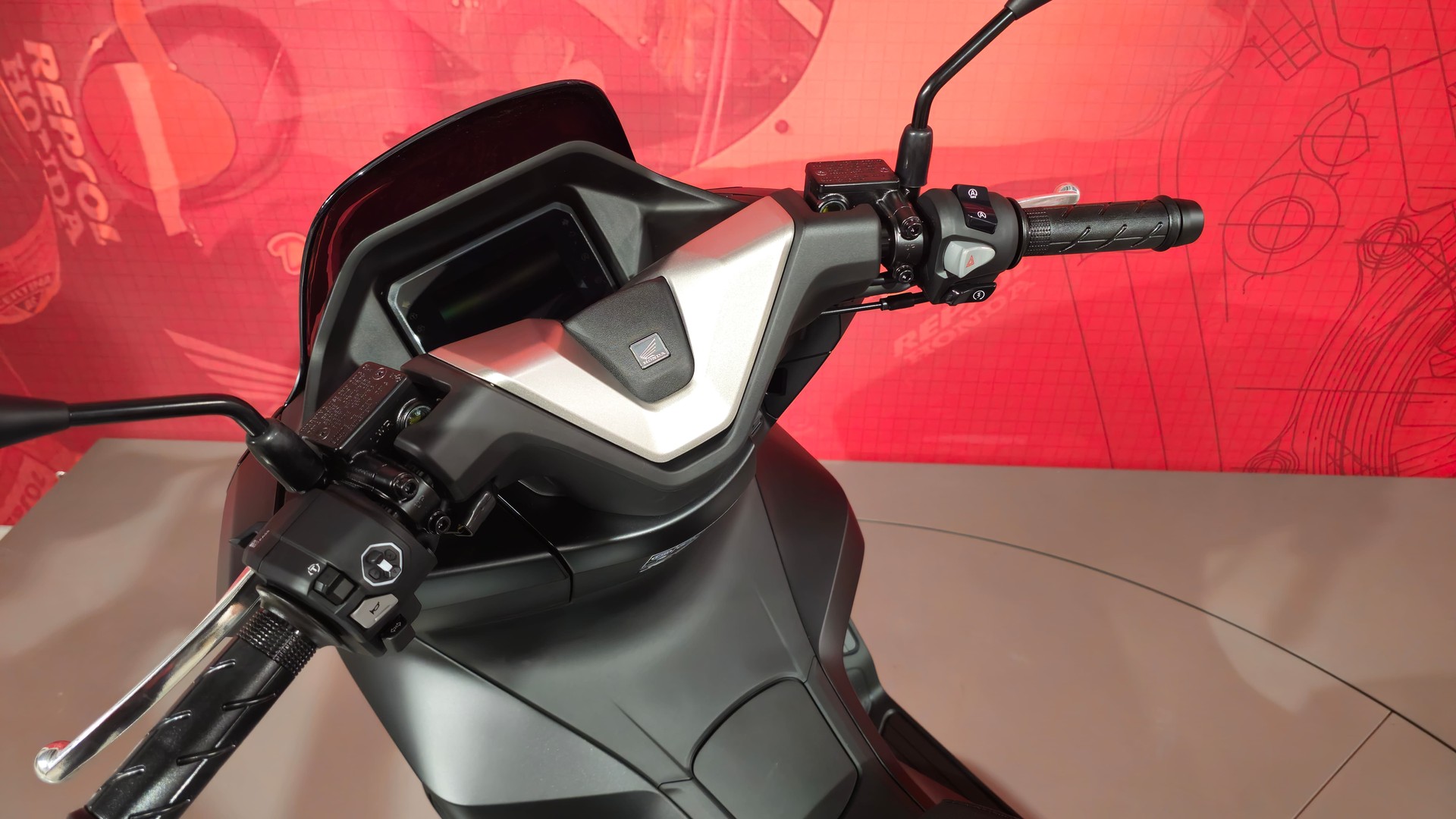 HONDA PCX 125 i ABS *Neufahrzeug*-image-7