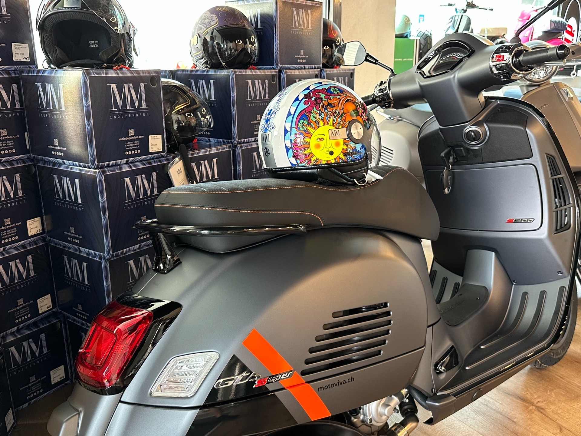 PIAGGIO Vespa GTS 300 Super Sport ABS-showroom-element-2