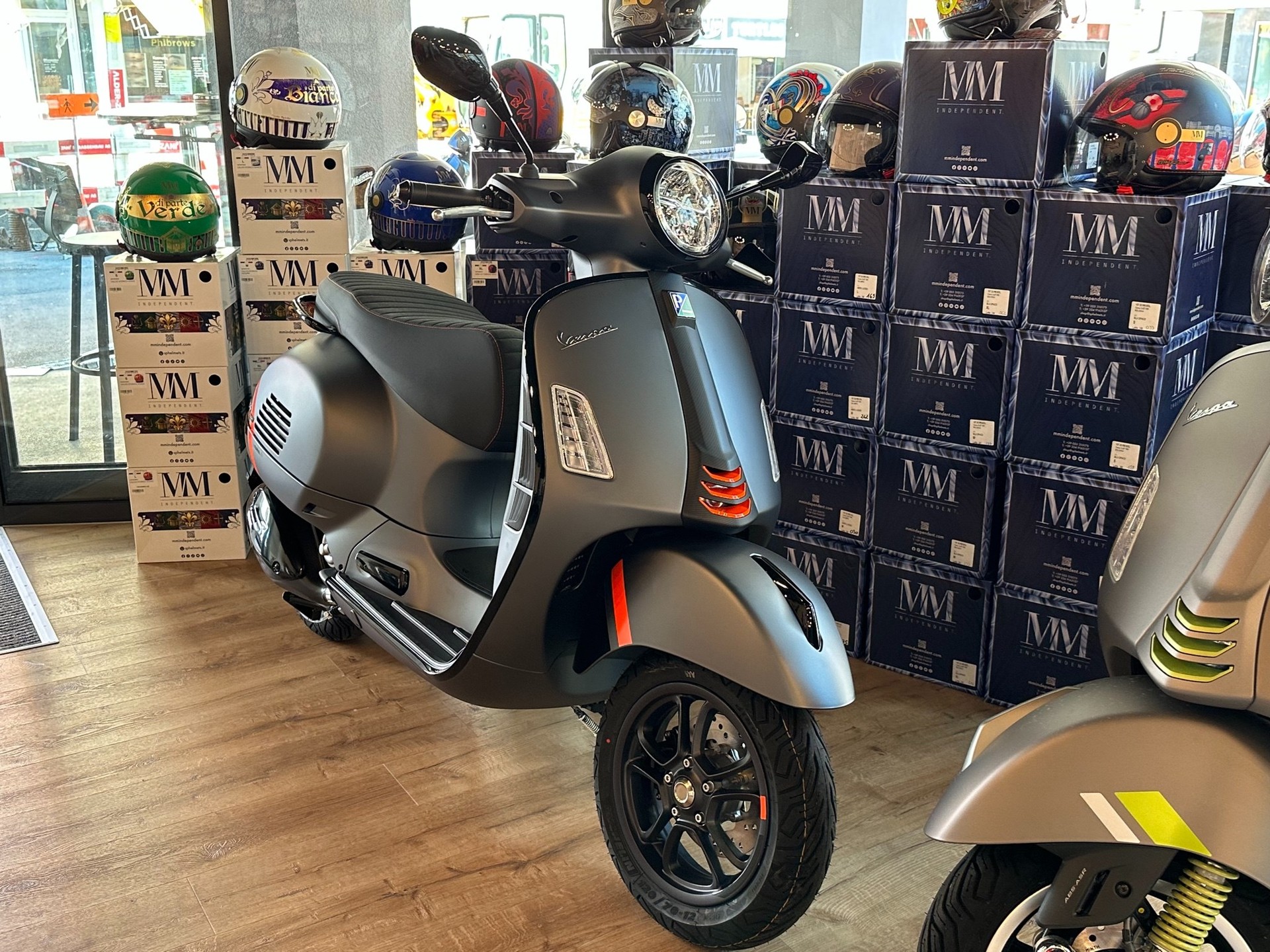 PIAGGIO Vespa GTS 300 Super Sport ABS-image-10