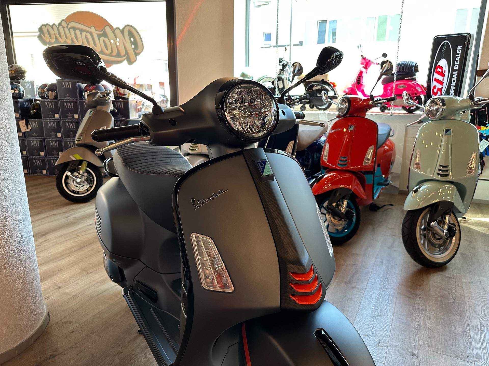 PIAGGIO Vespa GTS 300 Super Sport ABS-image-12