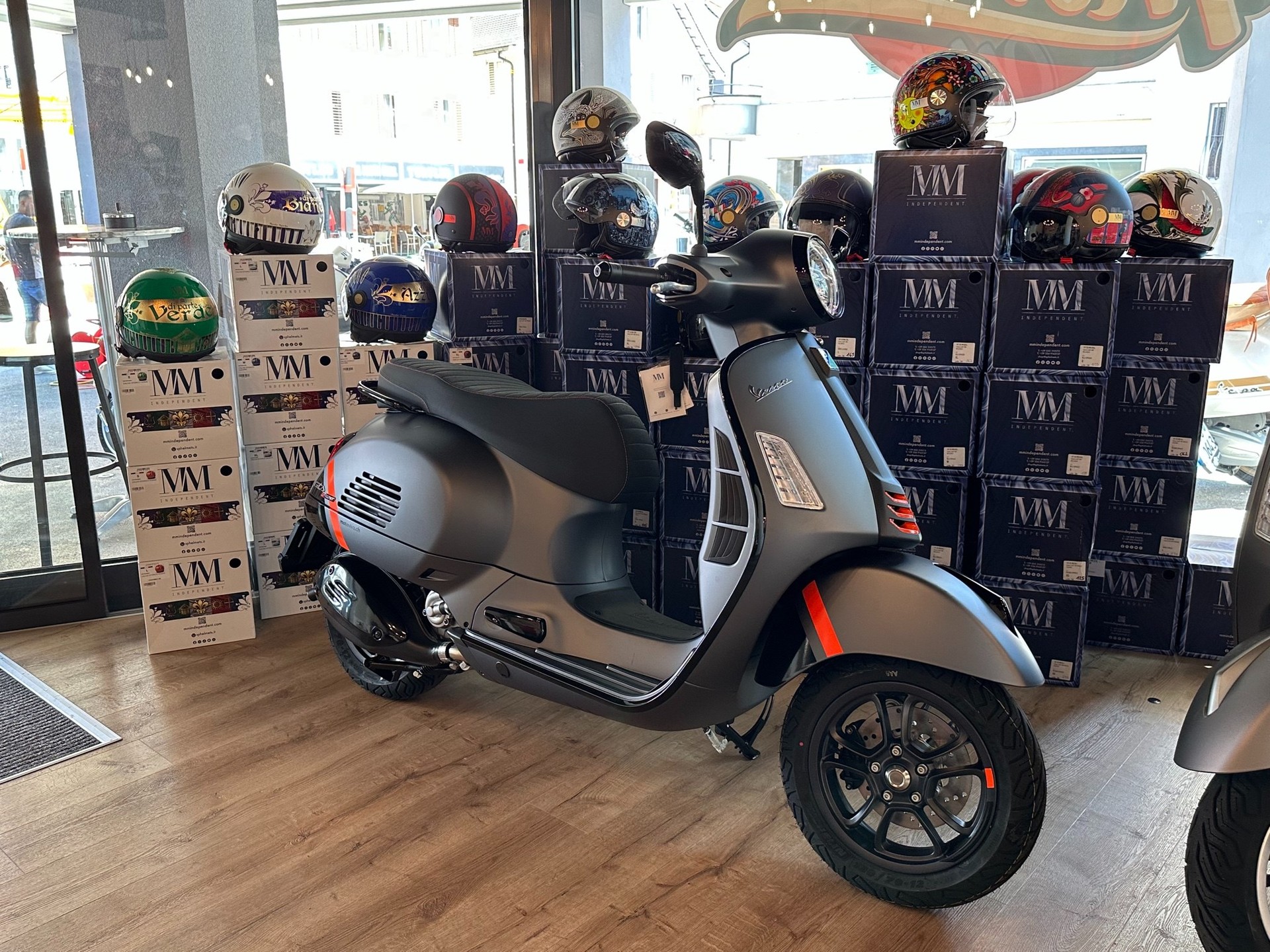 PIAGGIO Vespa GTS 300 Super Sport ABS-showroom-element-3