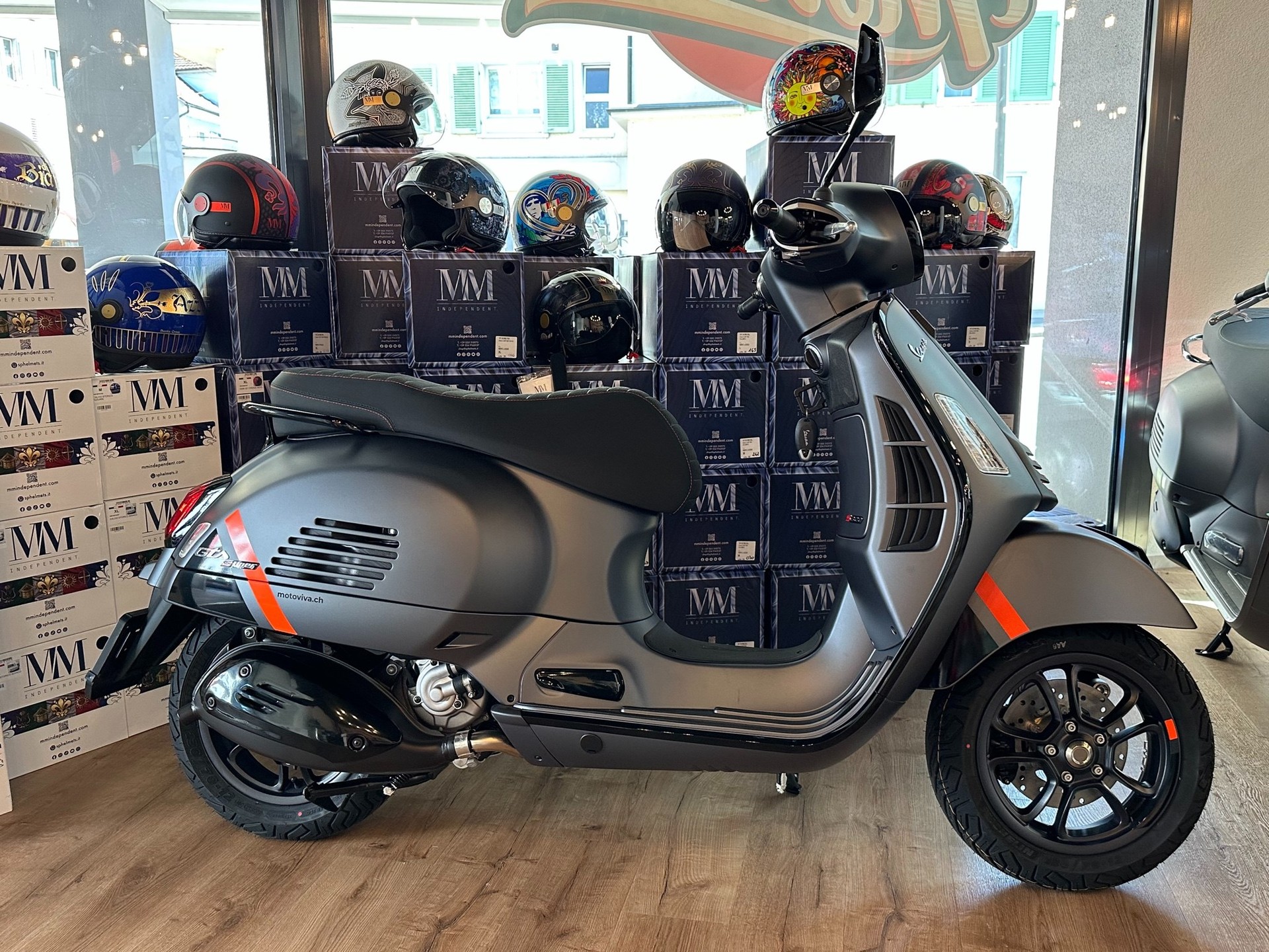 PIAGGIO Vespa GTS 300 Super Sport ABS-image-4