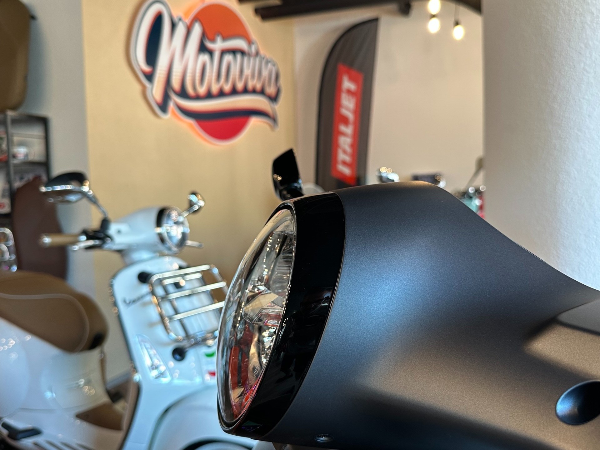 PIAGGIO Vespa GTS 300 Super Sport ABS-image-5