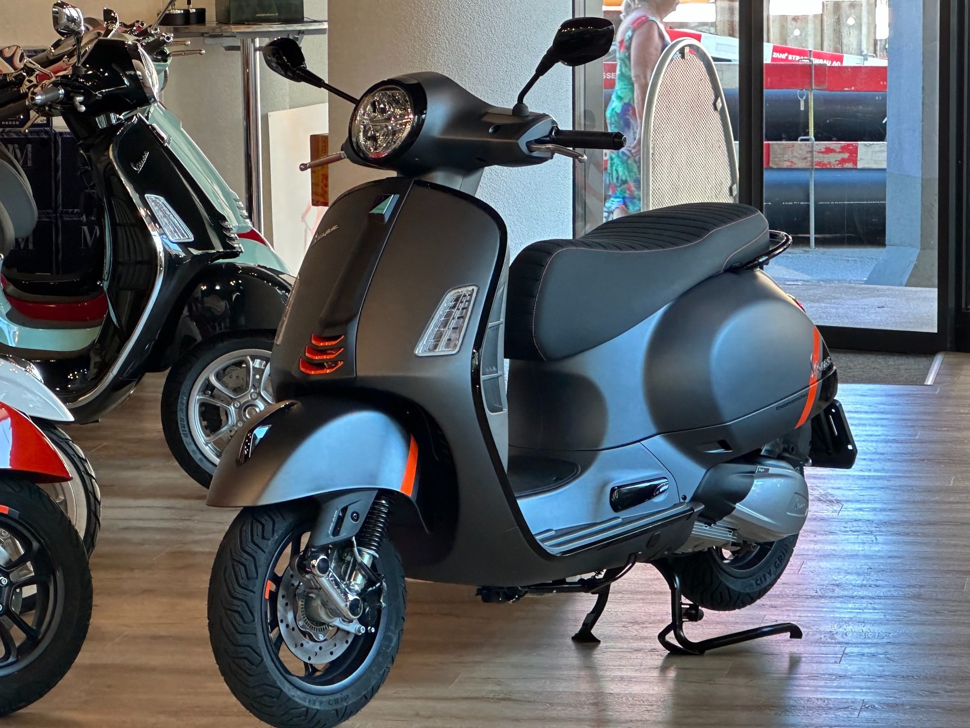 PIAGGIO Vespa GTS 300 Super Sport ABS-image-8