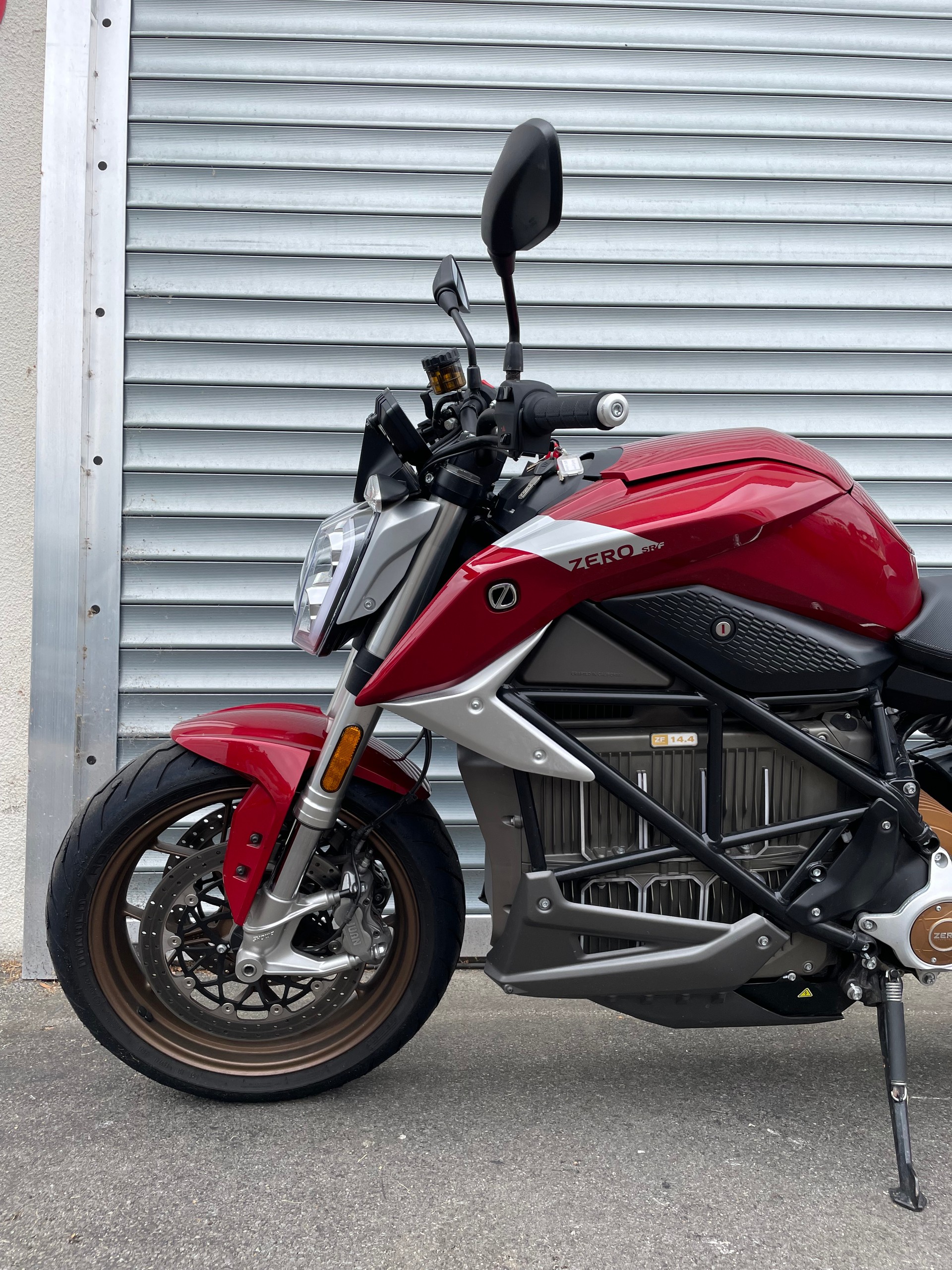 ZERO SRF-showroom-element-3