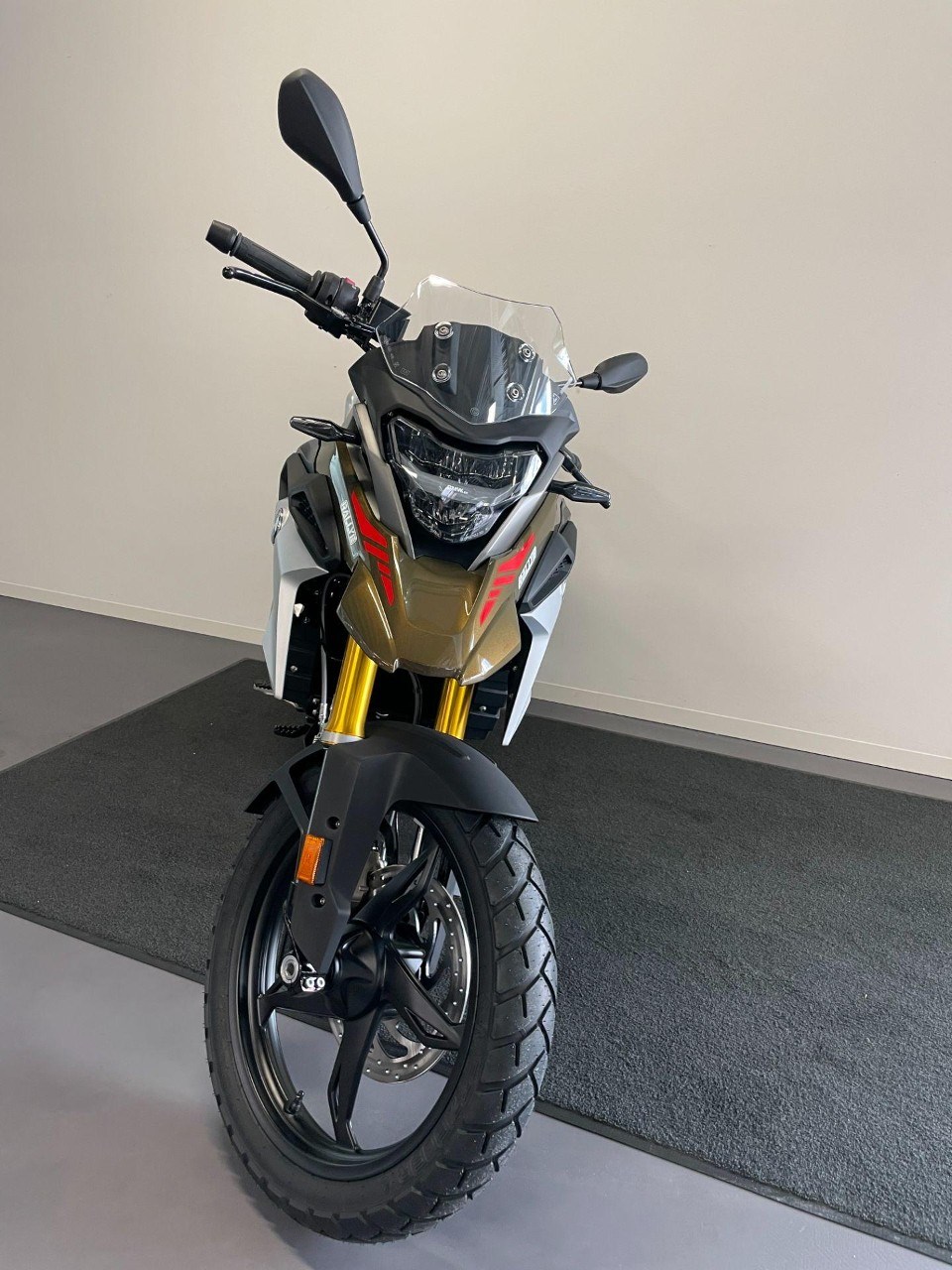 BMW G 310 GS "Small but Mighty Deal" bis 30.04.2024-showroom-element-1