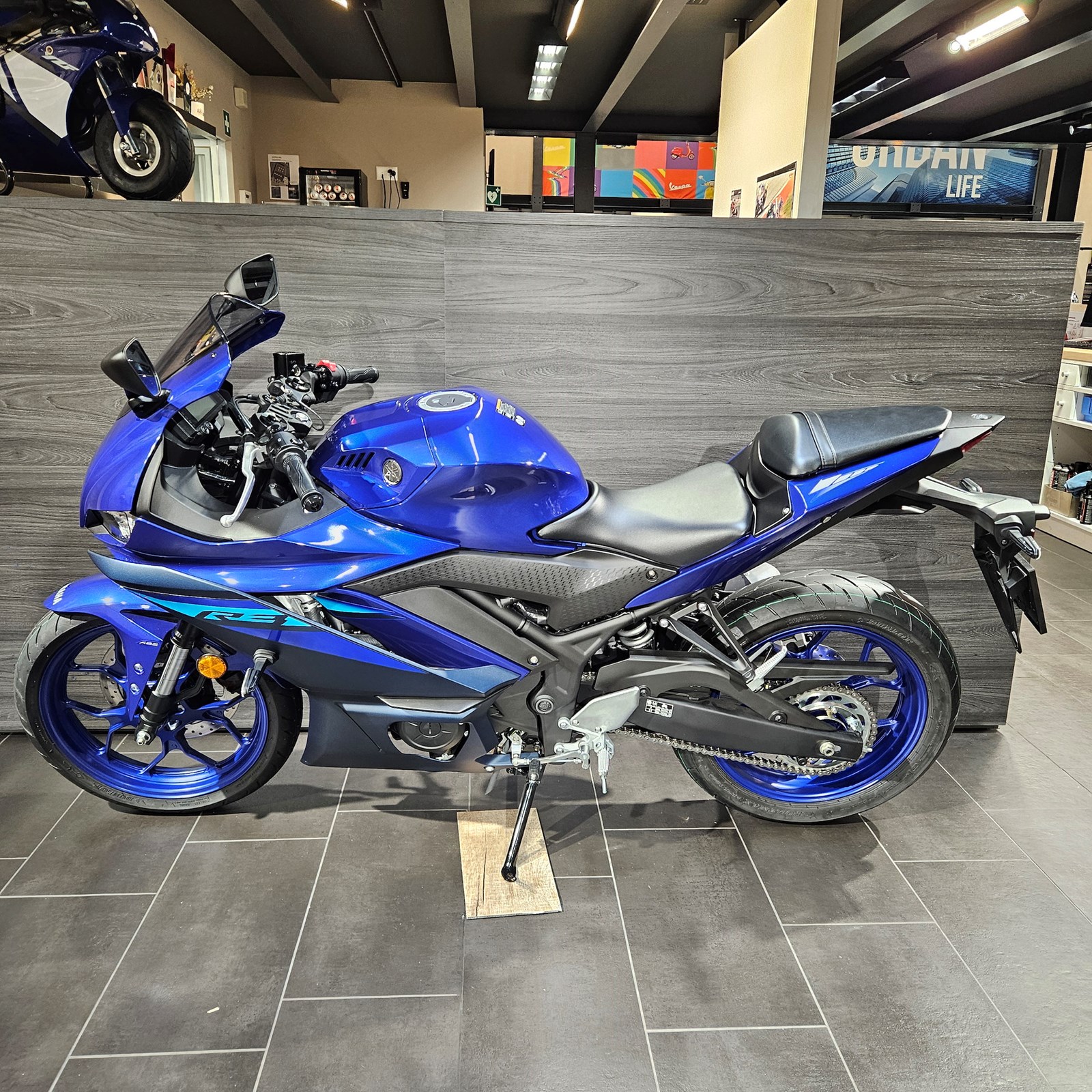 YAMAHA YZF-R3 ABS-showroom-element-2