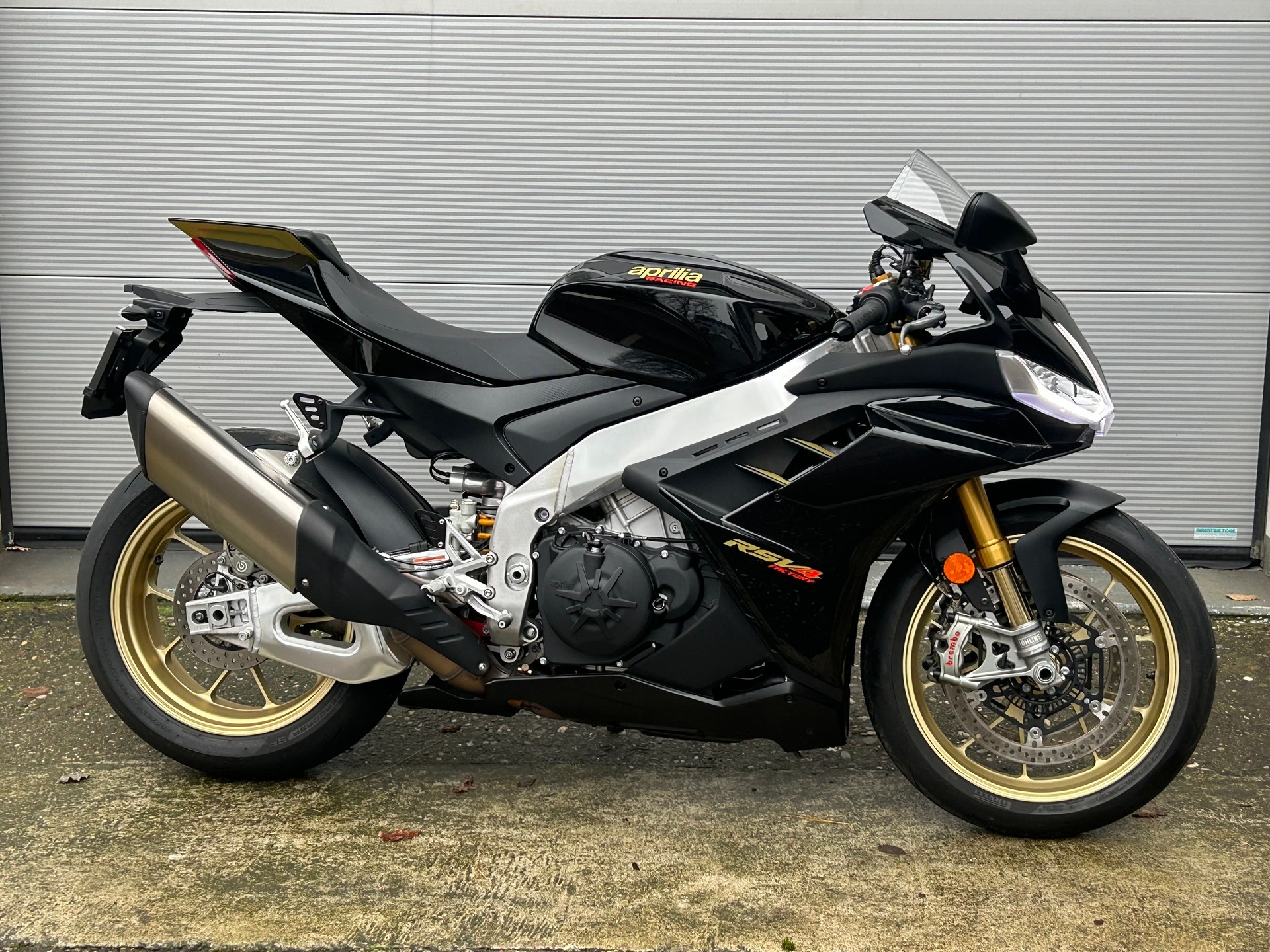 APRILIA RSV4 1100 Factory-image-0