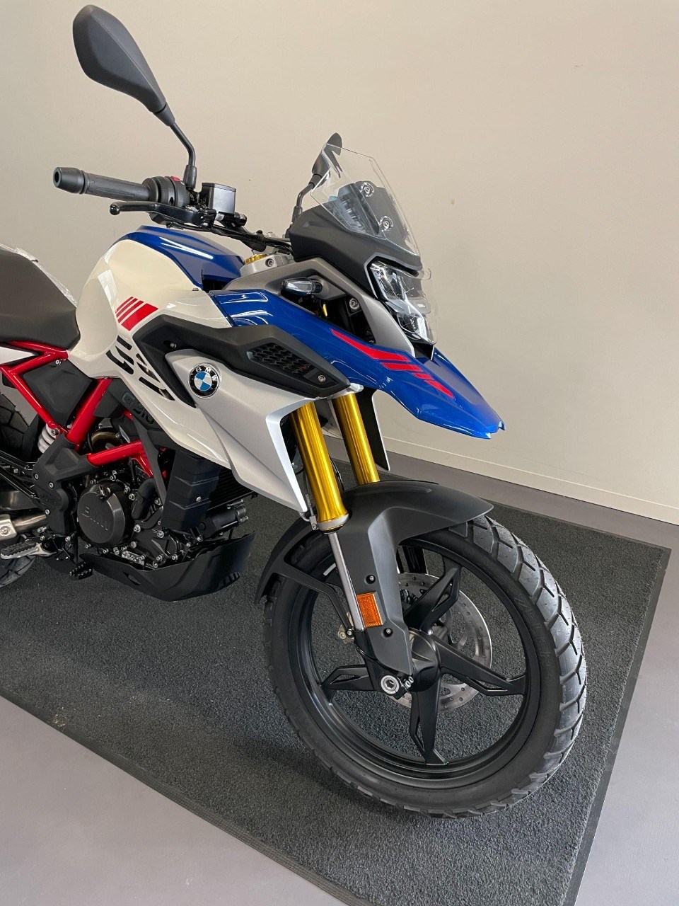 BMW G 310 GS "Small but Mighty Deal" bis 30.04.2024-showroom-element-1