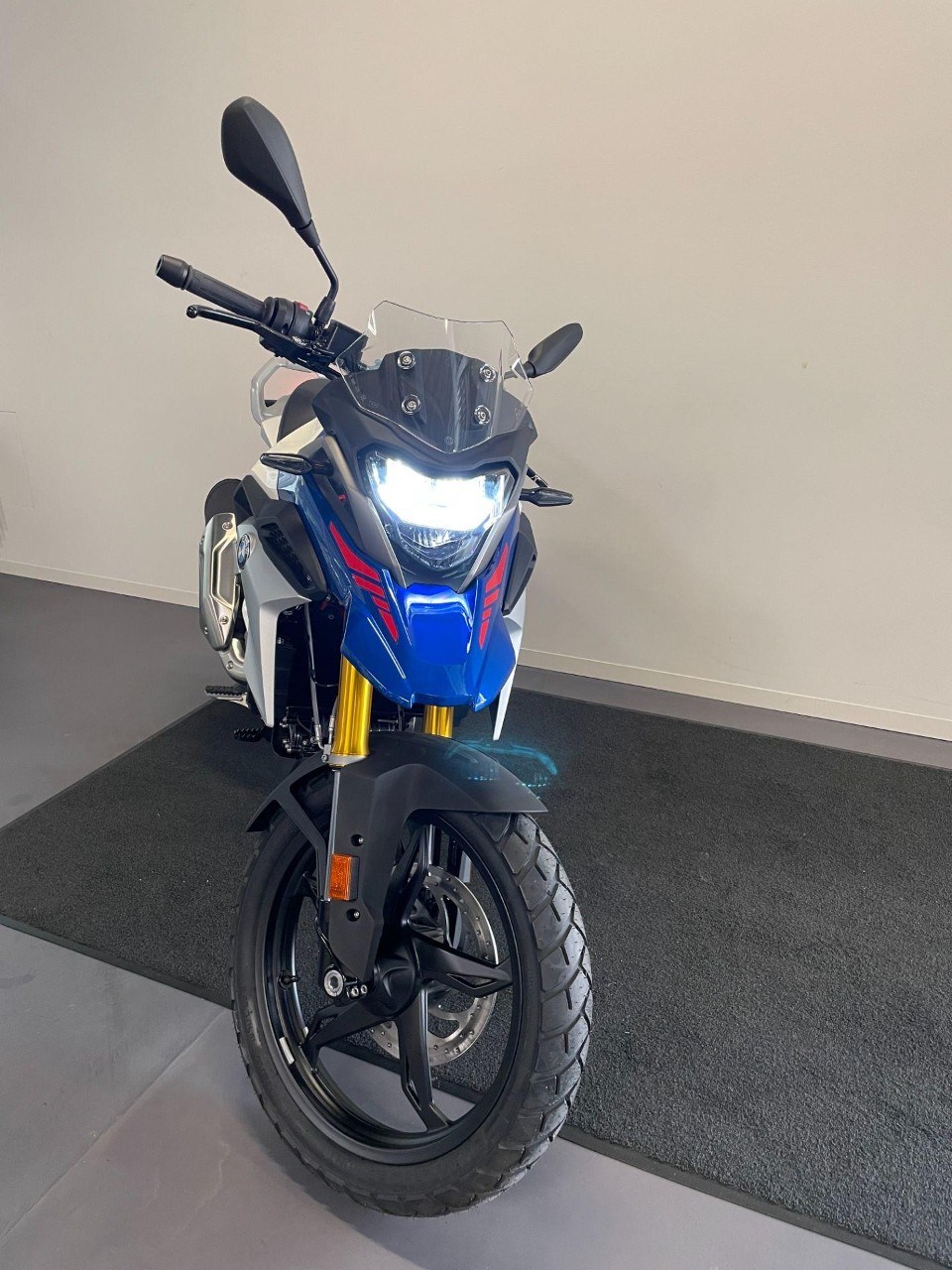 BMW G 310 GS "Small but Mighty Deal" bis 30.04.2024-showroom-element-3