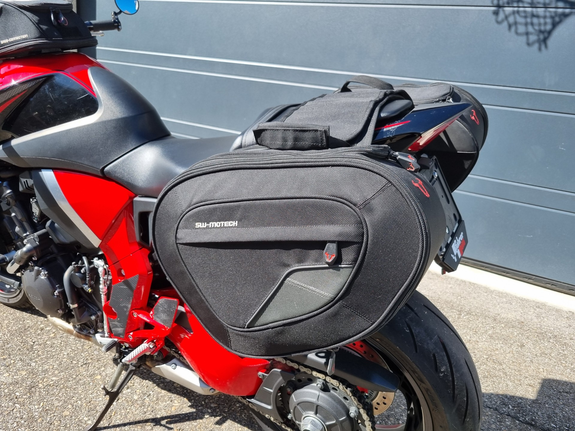 HONDA CB 1000 R ABS-showroom-element-3