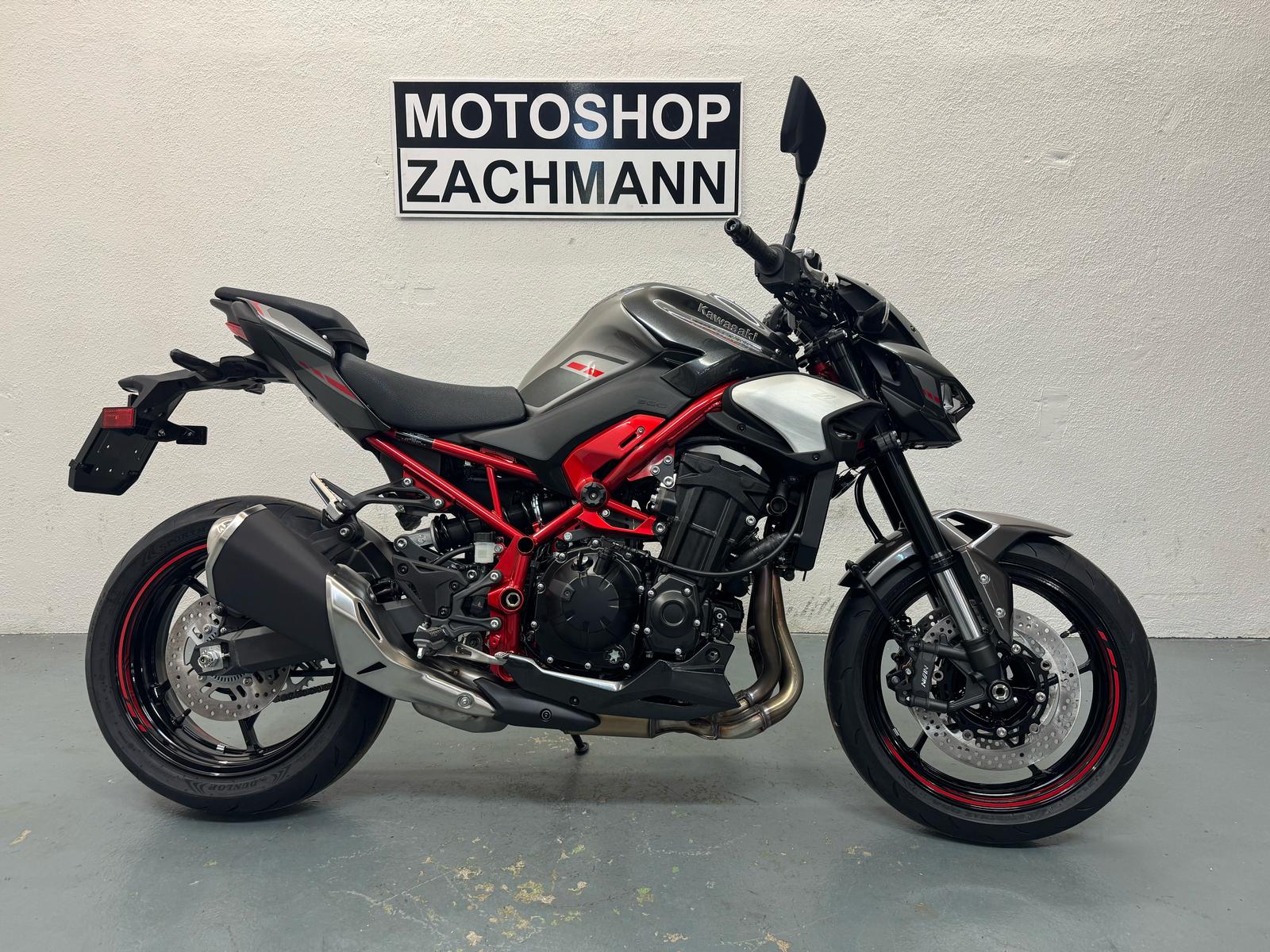 KAWASAKI Z 900
