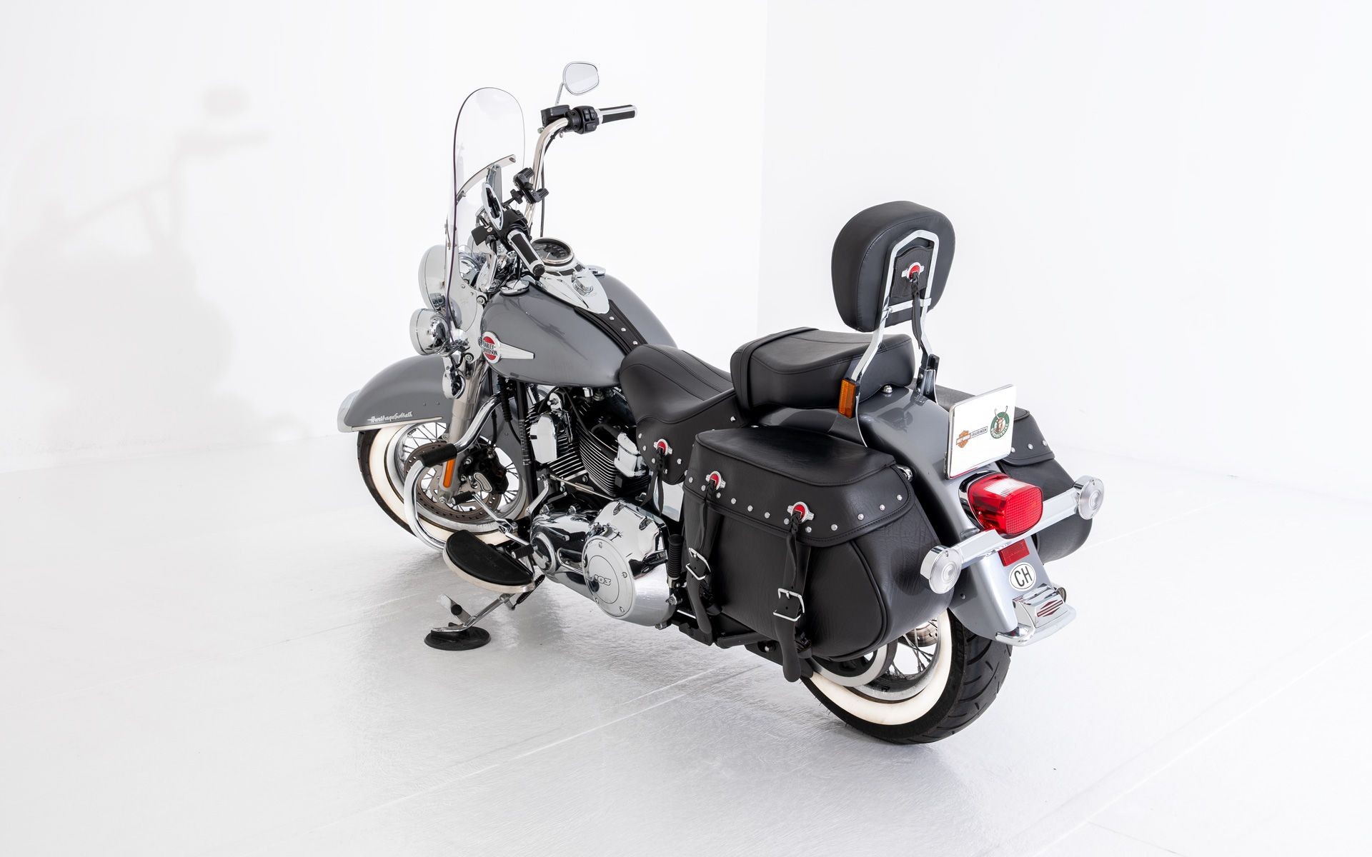 HARLEY-DAVIDSON FLSTC Softail Heritage Classic ABS-showroom-element-3