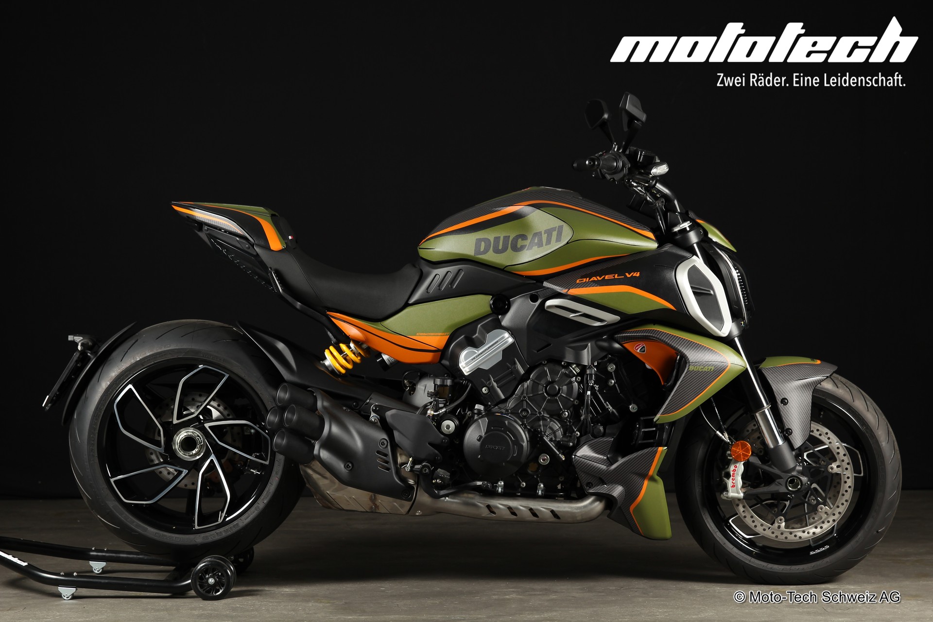 DUCATI Diavel V4 LAMBO DEKOR *GET READY Ab 3.90% Leasing*-showroom-element-2