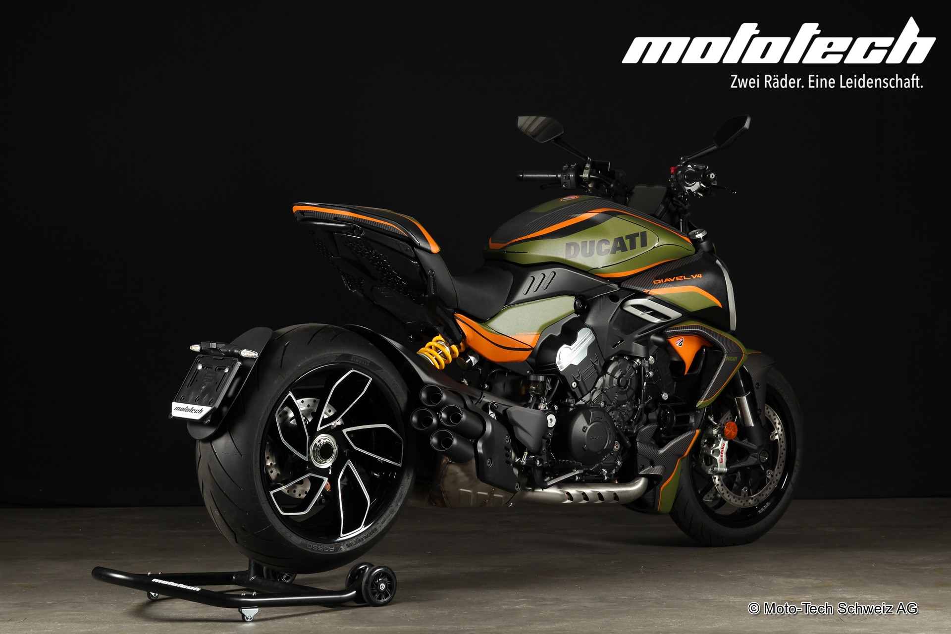 DUCATI Diavel V4 LAMBO DEKOR *GET READY Ab 3.90% Leasing*-showroom-element-3