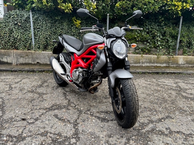 SUZUKI SFV 650 Gladius ABS-showroom-element-2