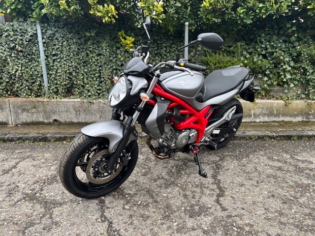 SUZUKI SFV 650 Gladius ABS-showroom-element-1