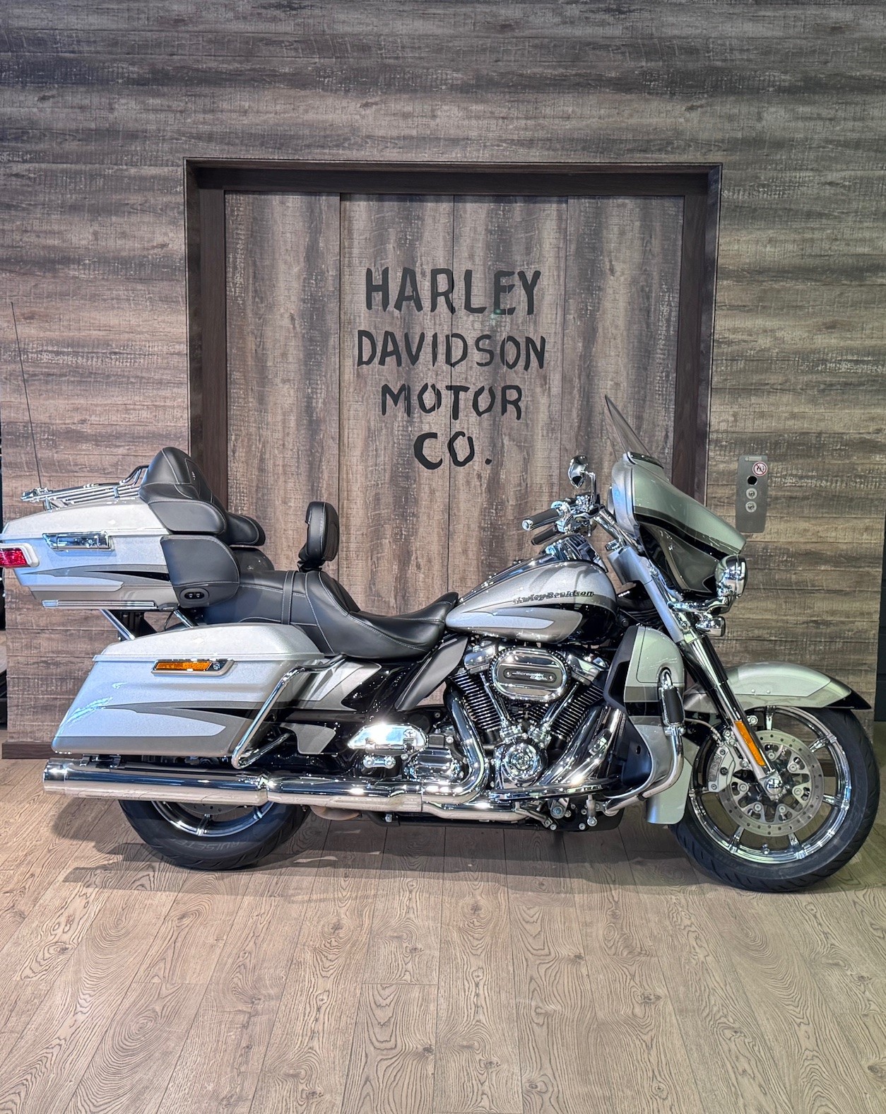 HARLEY-DAVIDSON FLHTKSE Electra Glide Ultra Limited 114 CVO