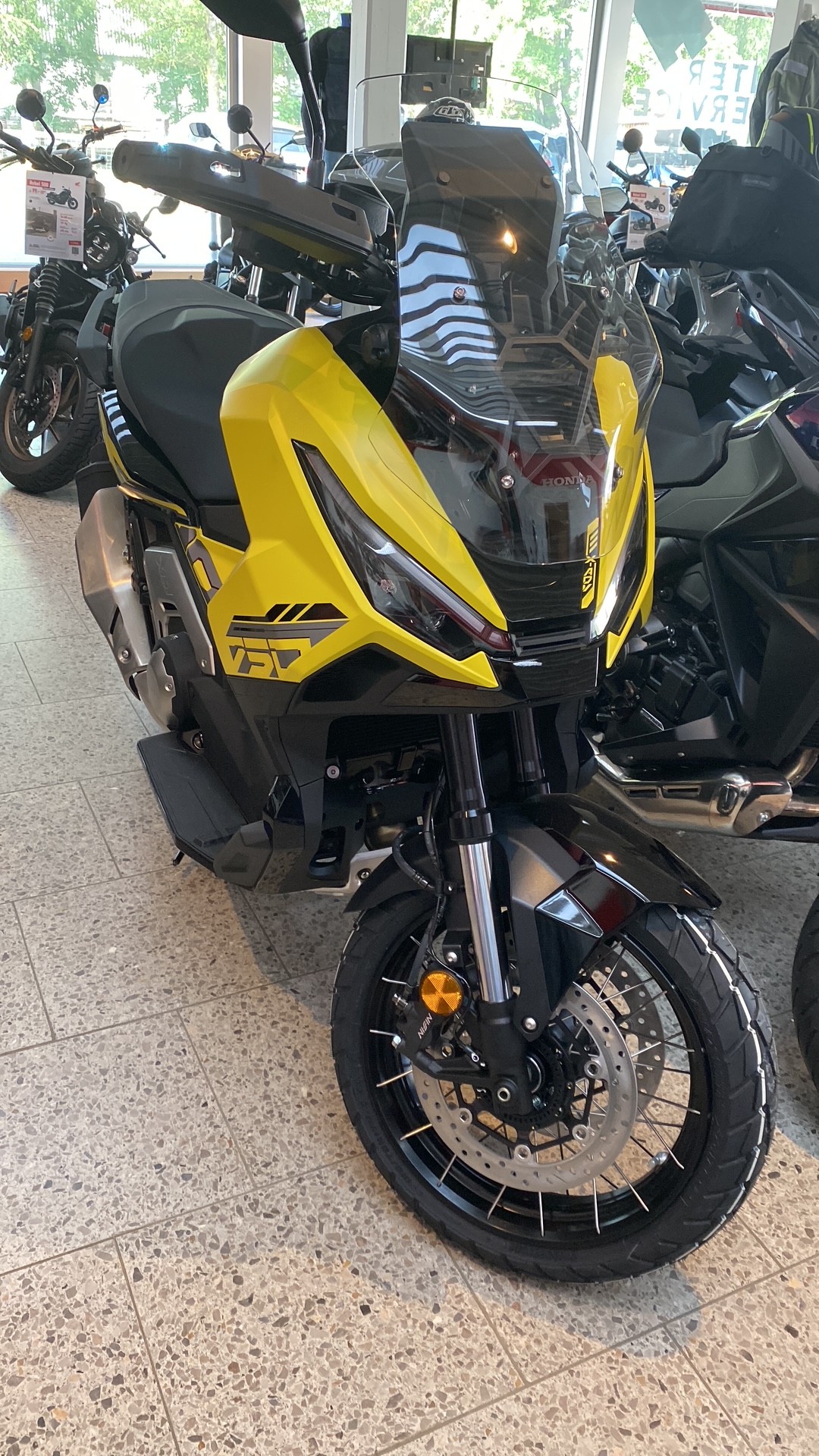 HONDA X-ADV 750-showroom-element-1