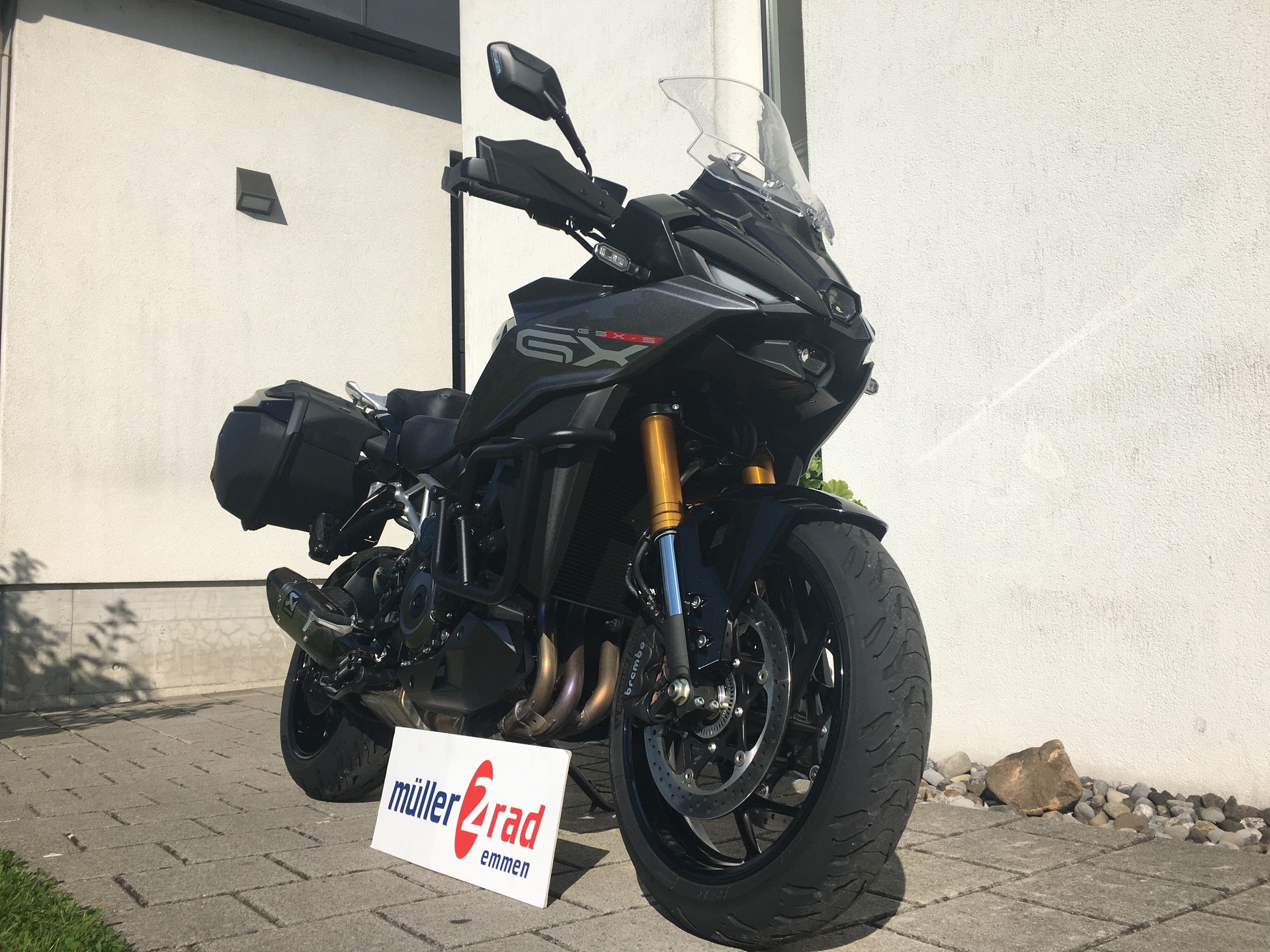SUZUKI GSX-S 1000 GX-showroom-element-1