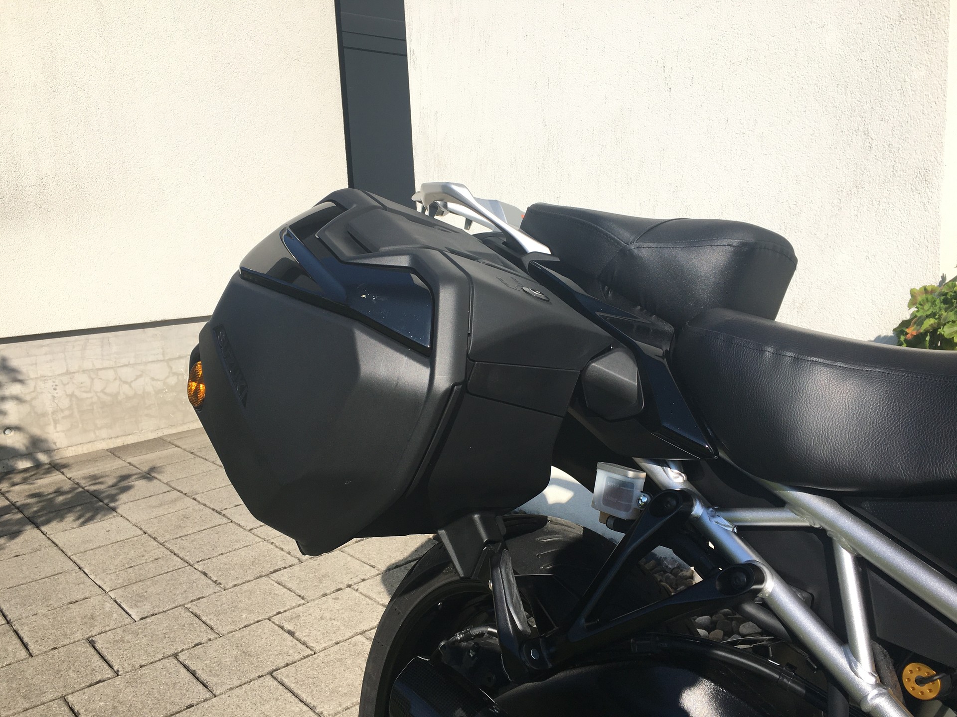SUZUKI GSX-S 1000 GX-showroom-element-3