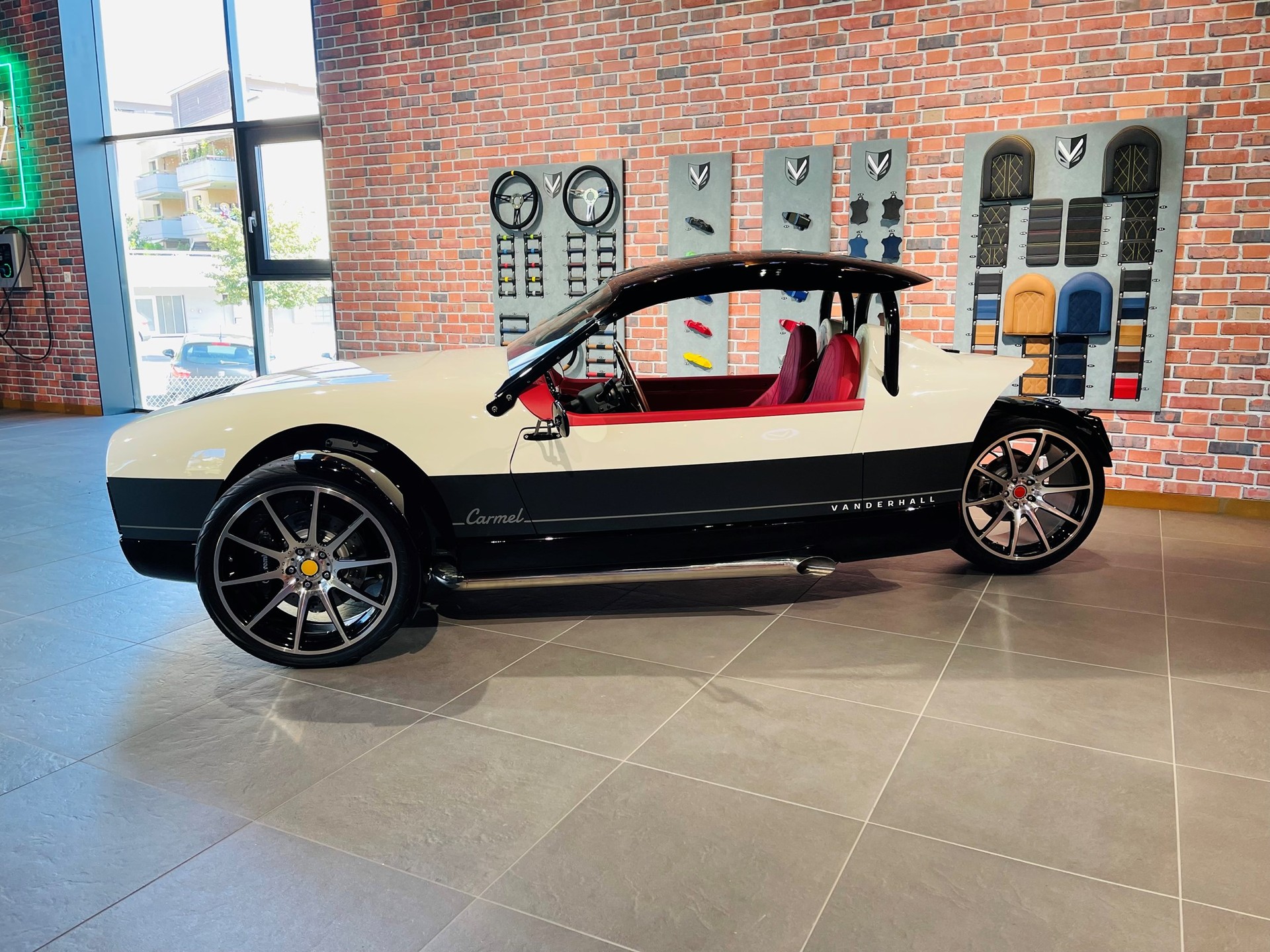 VANDERHALL Carmel GTS-showroom-element-1