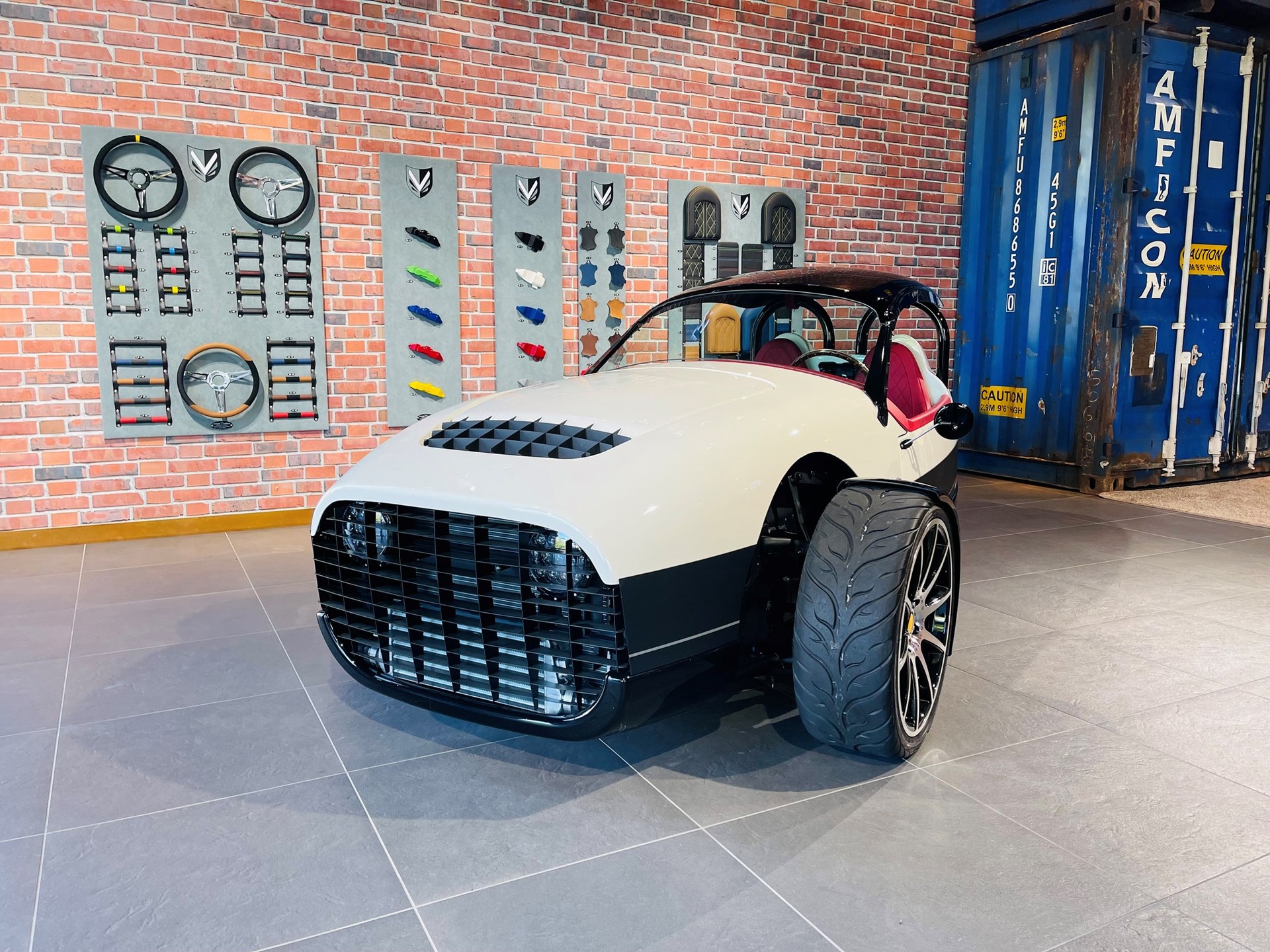 VANDERHALL Carmel GTS-showroom-element-3