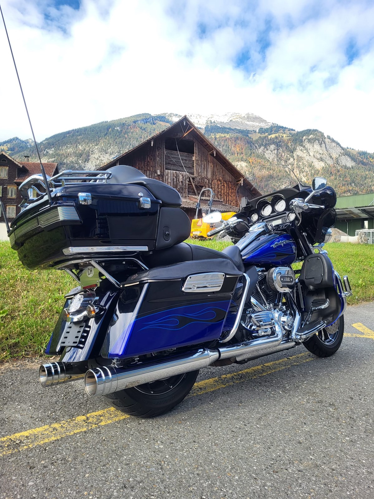 HARLEY-DAVIDSON FLHTCUSE6 Electra Glide Ultra Classic CVO ABS-image-4