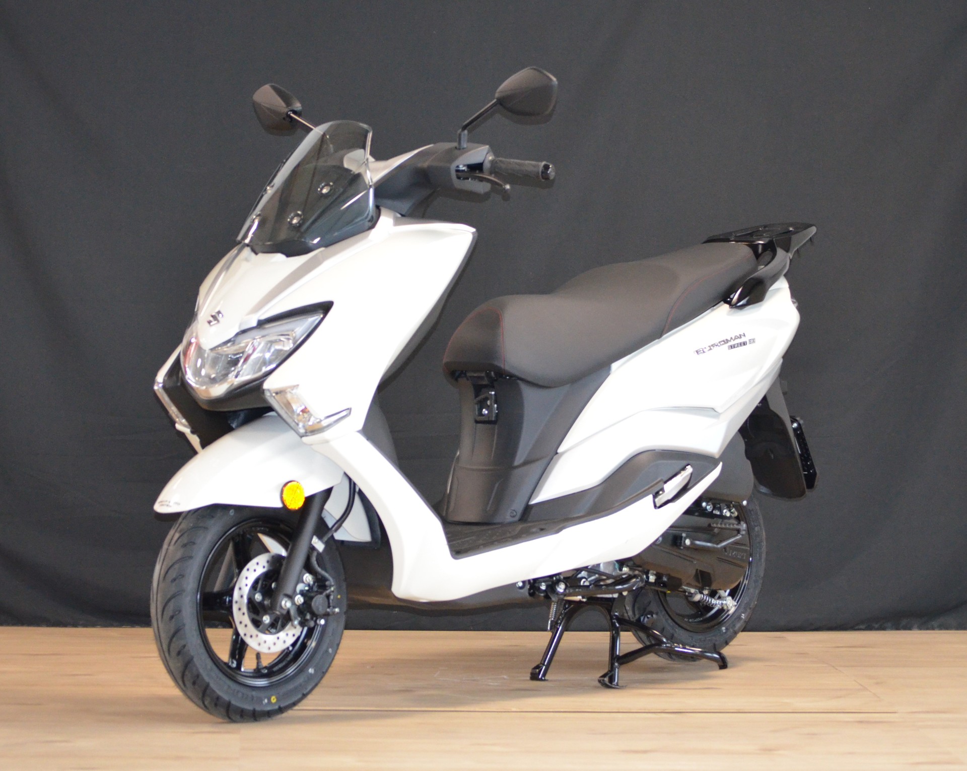 SUZUKI BURGMAN 125-showroom-element-1