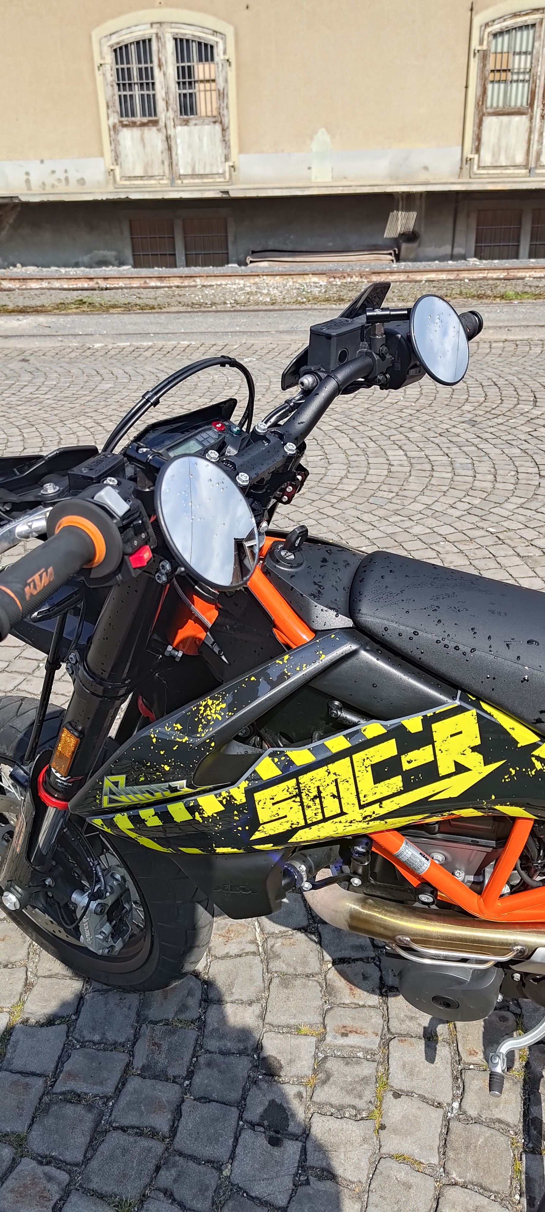 KTM 690 SMC R-image-4