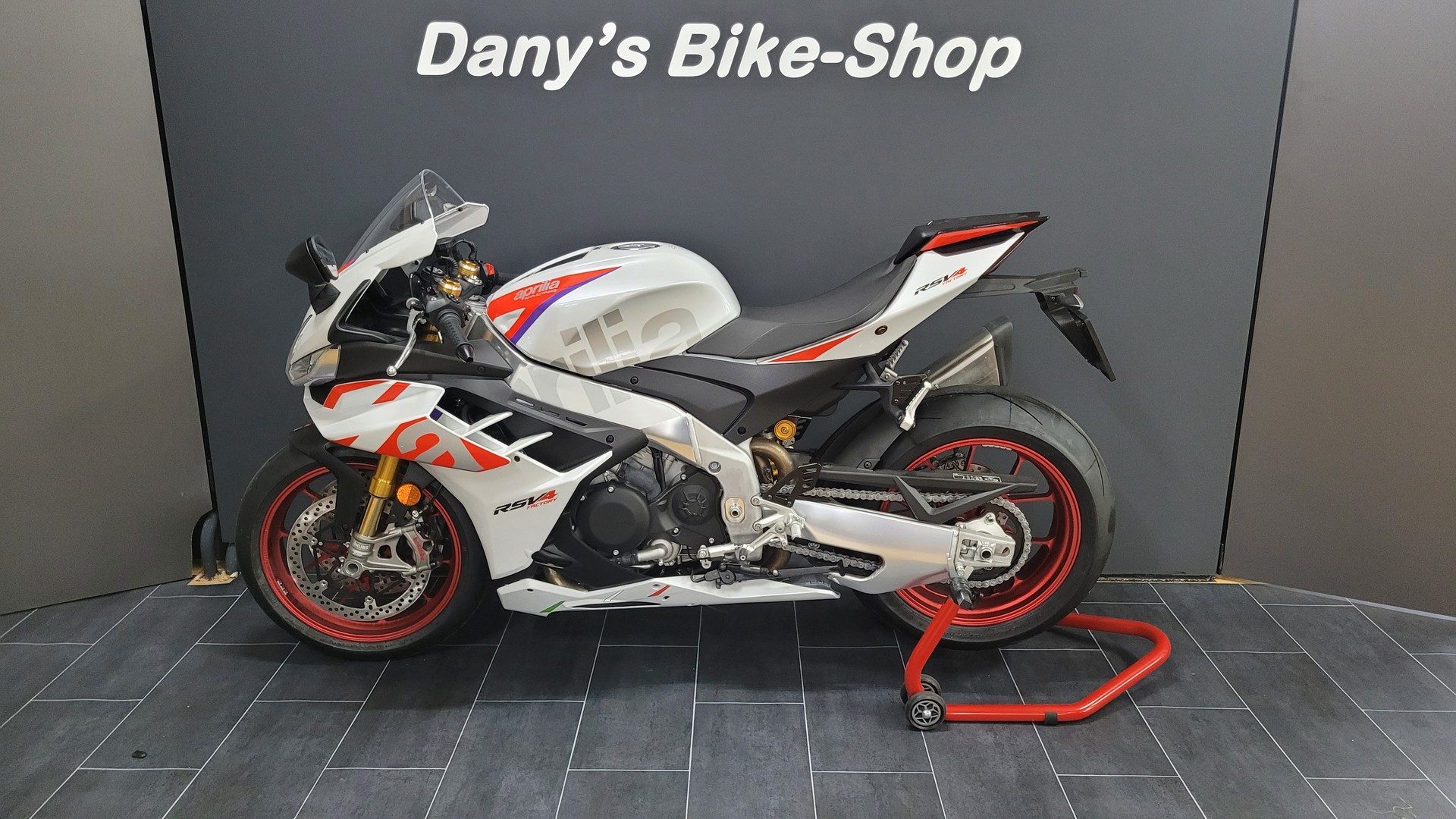 APRILIA RSV4 1100 Factory Speed White-image-2
