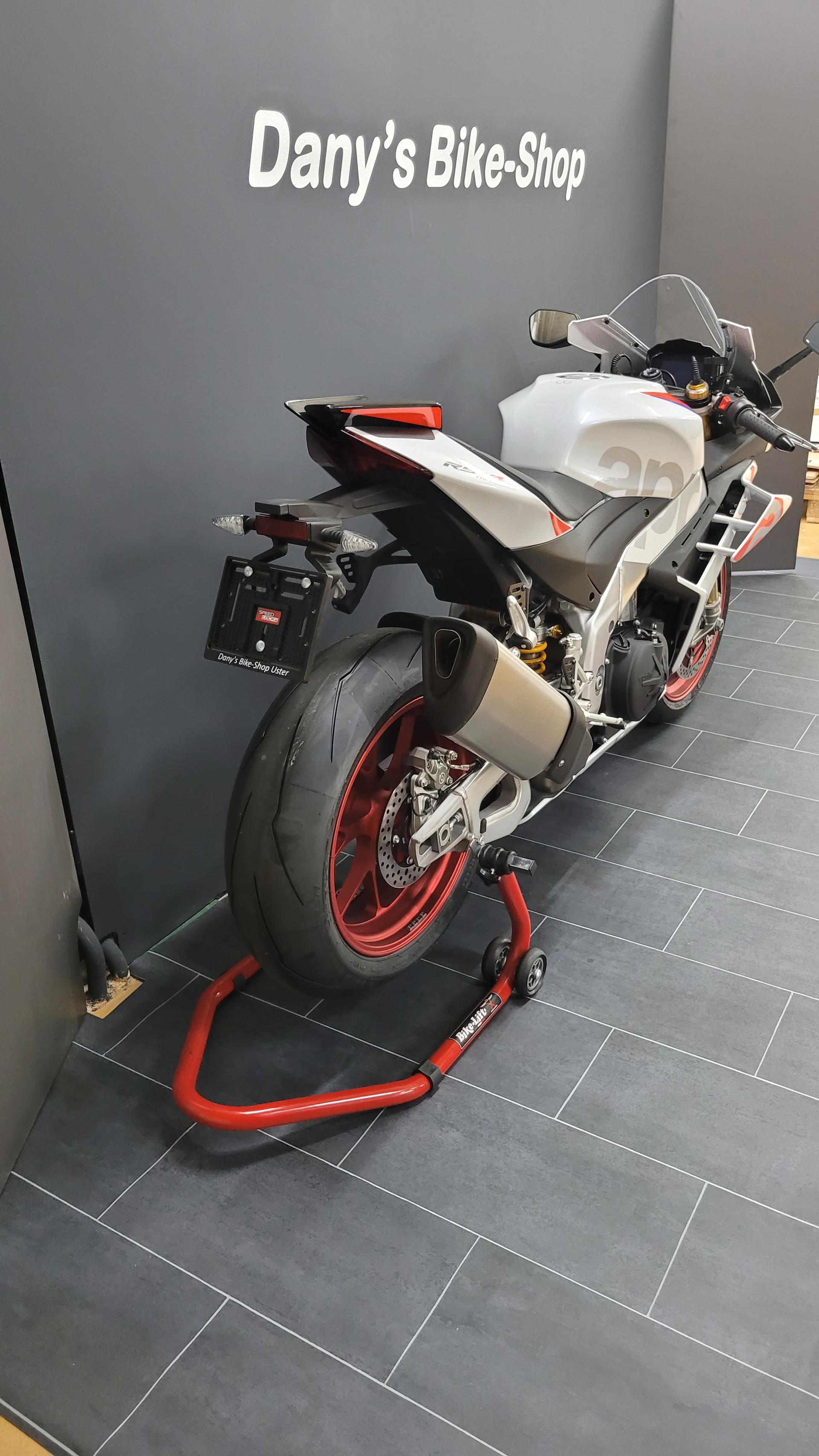 APRILIA RSV4 1100 Factory Speed White-image-3
