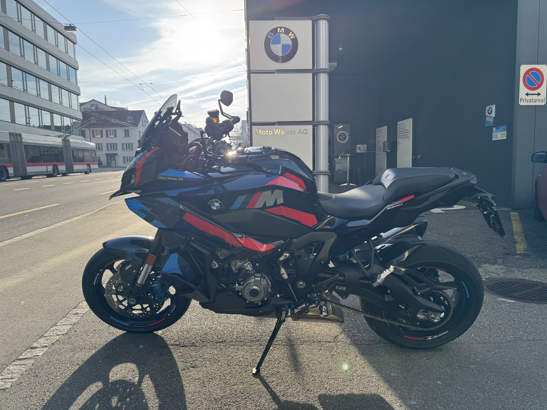 BMW M 1000 XR-showroom-element-1