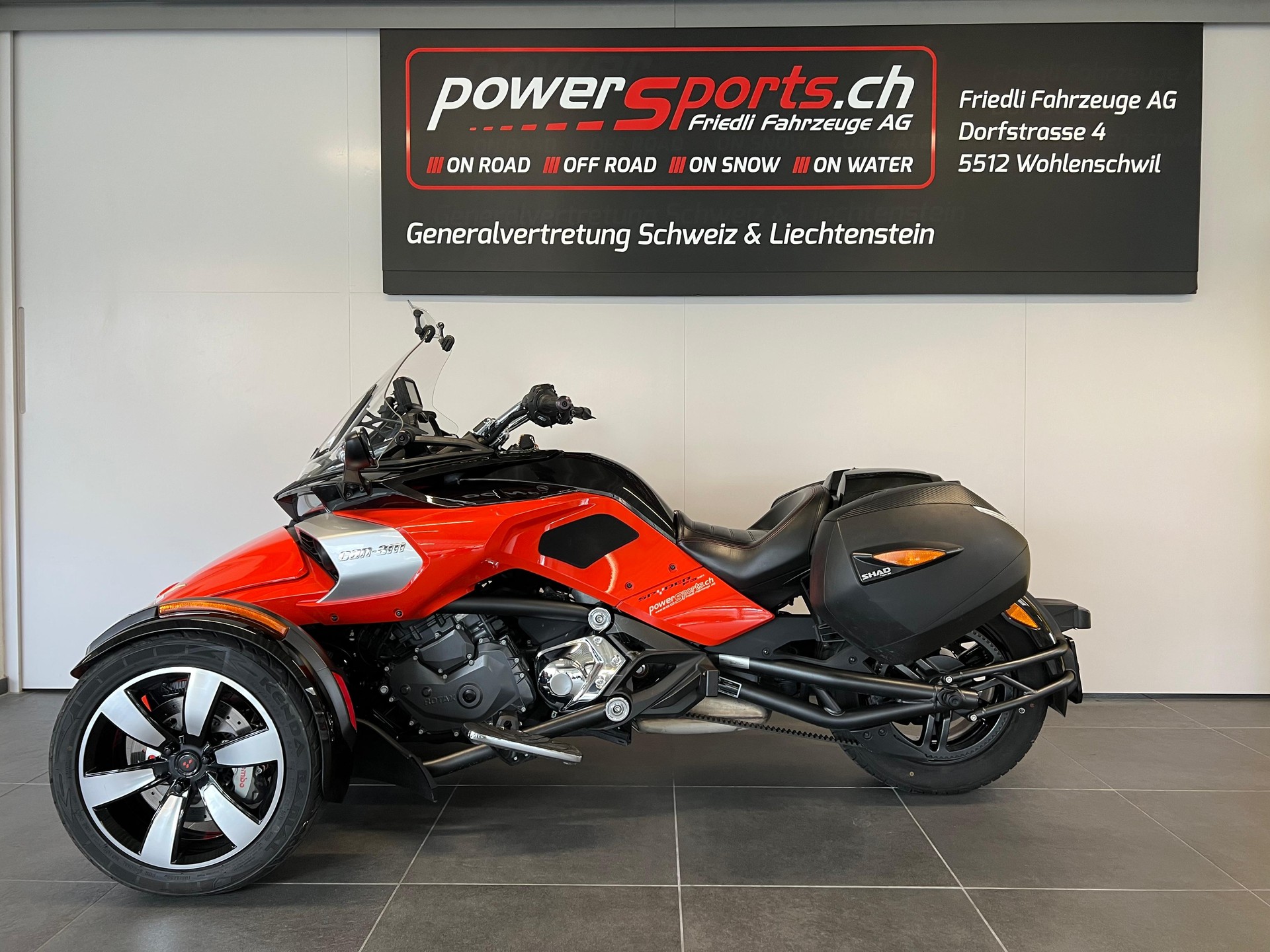 CAN-AM Spyder F3-S SM6-showroom-element-3