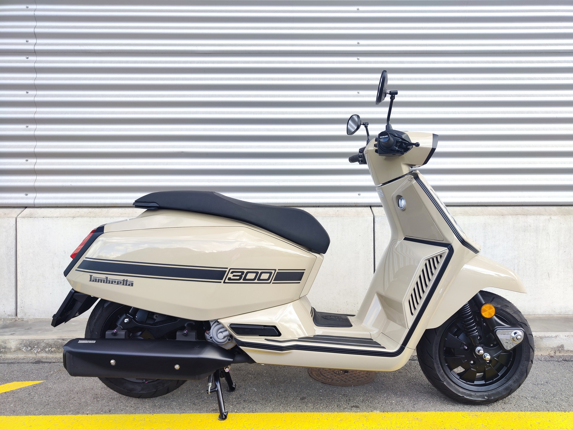 LAMBRETTA X 300