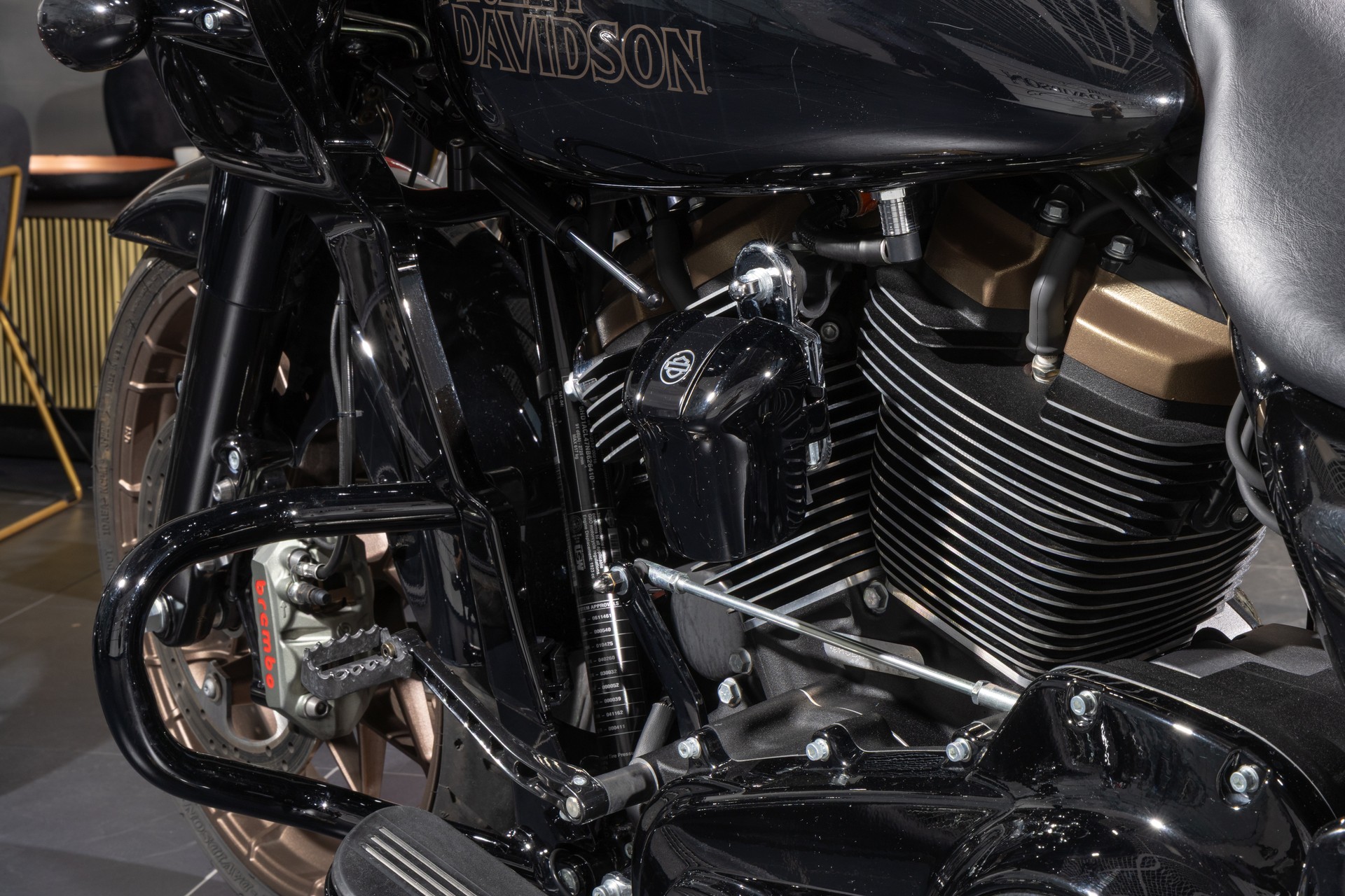HARLEY-DAVIDSON FLTRXST Road Glide ST 117-showroom-element-2