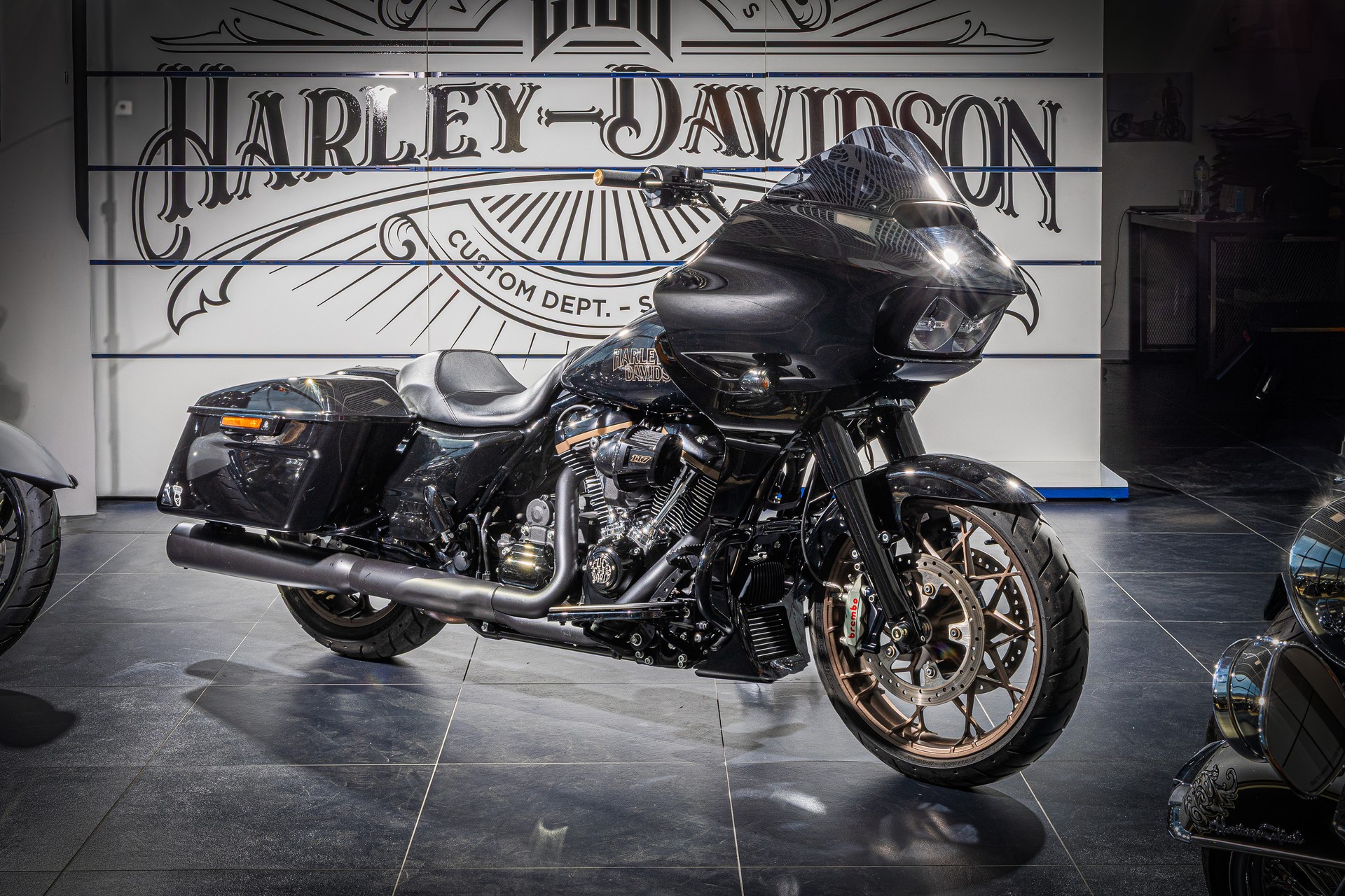 HARLEY-DAVIDSON FLTRXST Road Glide ST 117