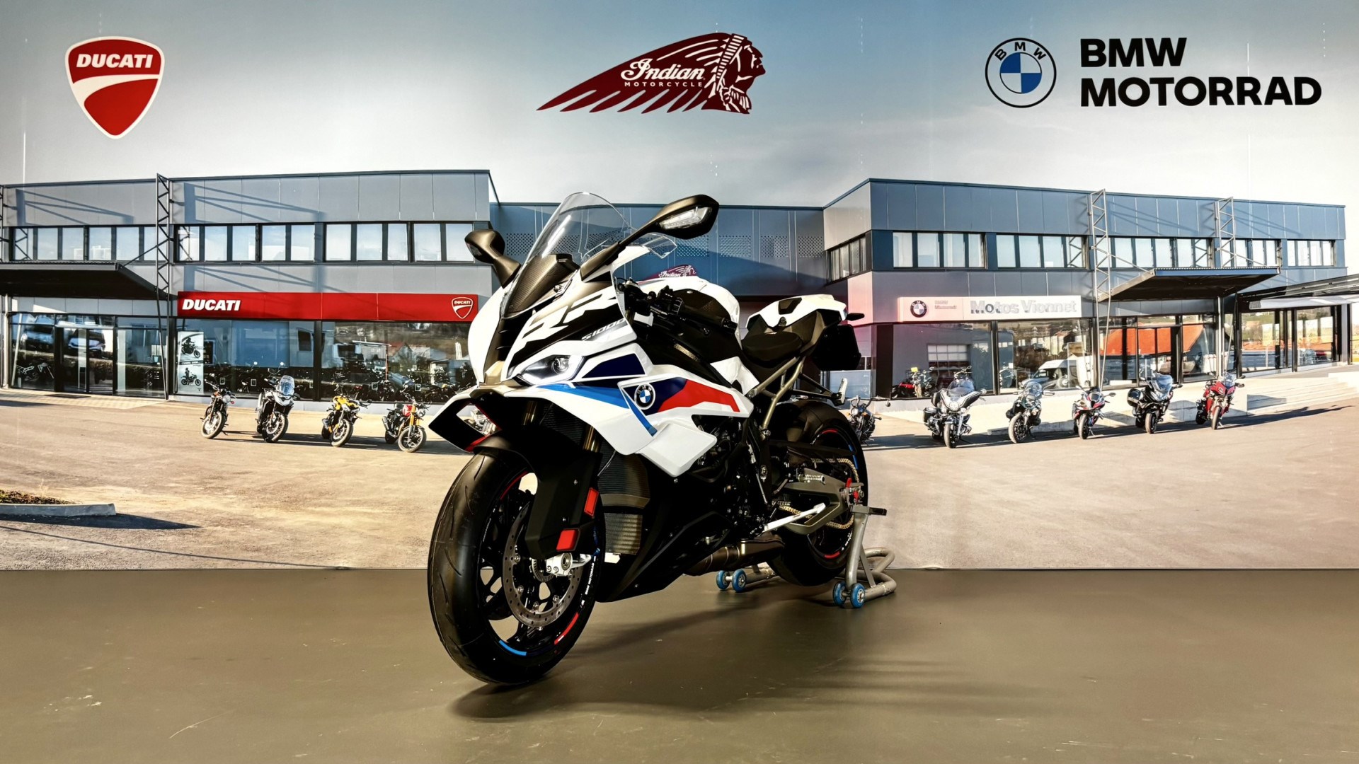 BMW S 1000 RR M CHF 500.- de prime inclus jusqu'au 30.06.2025-showroom-element-2