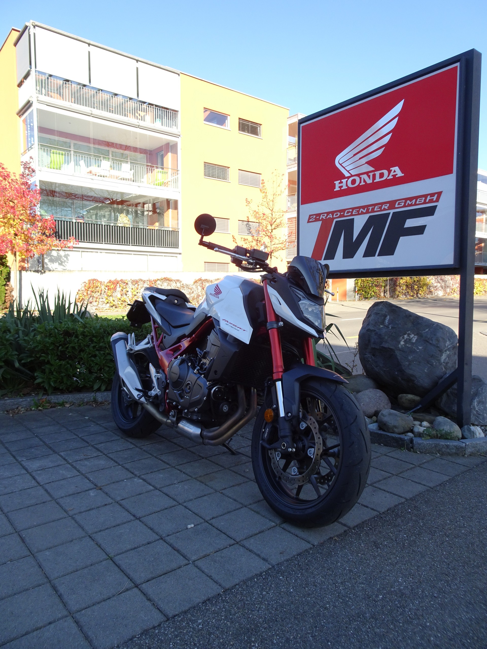 HONDA CB 750 Hornet-showroom-element-1